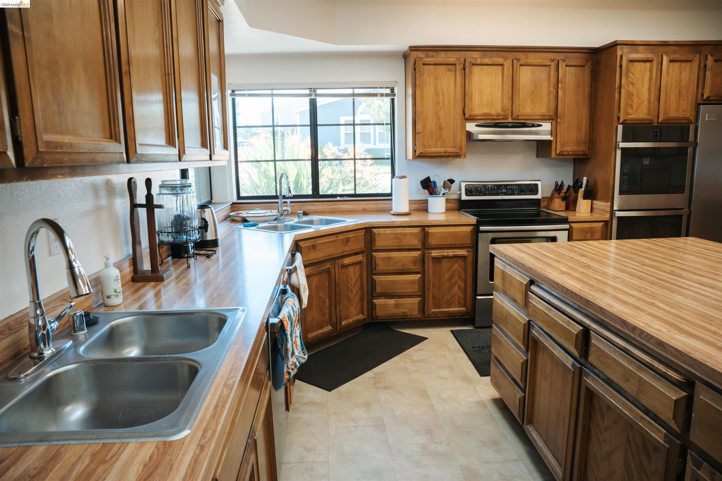 Detail Gallery Image 31 of 36 For 1909 Strasbourg Ln, Antioch,  CA 94509 - 2 Beds | 2 Baths