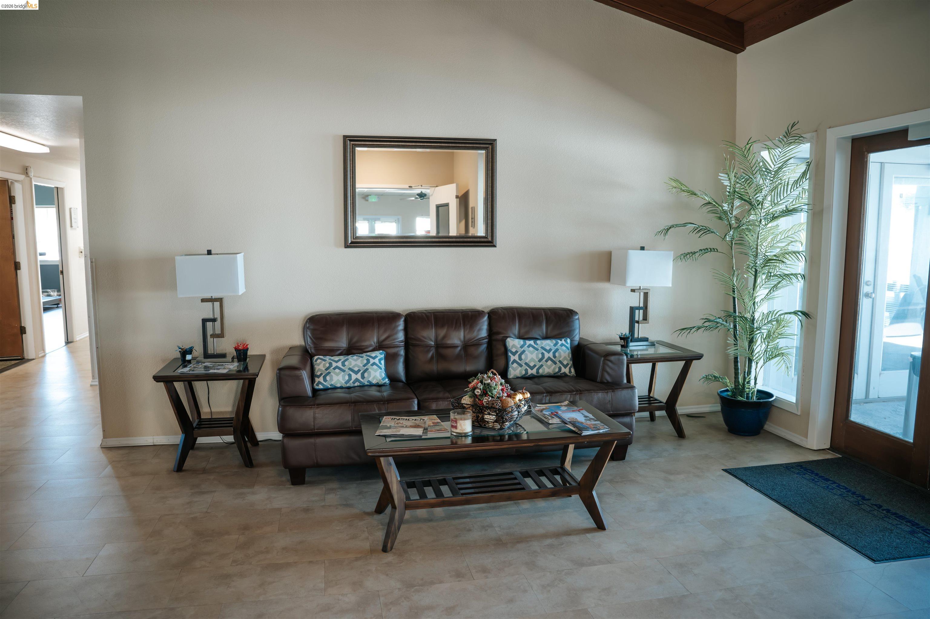 Detail Gallery Image 35 of 36 For 1909 Strasbourg Ln, Antioch,  CA 94509 - 2 Beds | 2 Baths