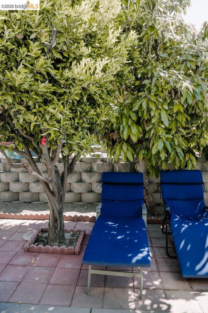 Detail Gallery Image 5 of 36 For 1909 Strasbourg Ln, Antioch,  CA 94509 - 2 Beds | 2 Baths