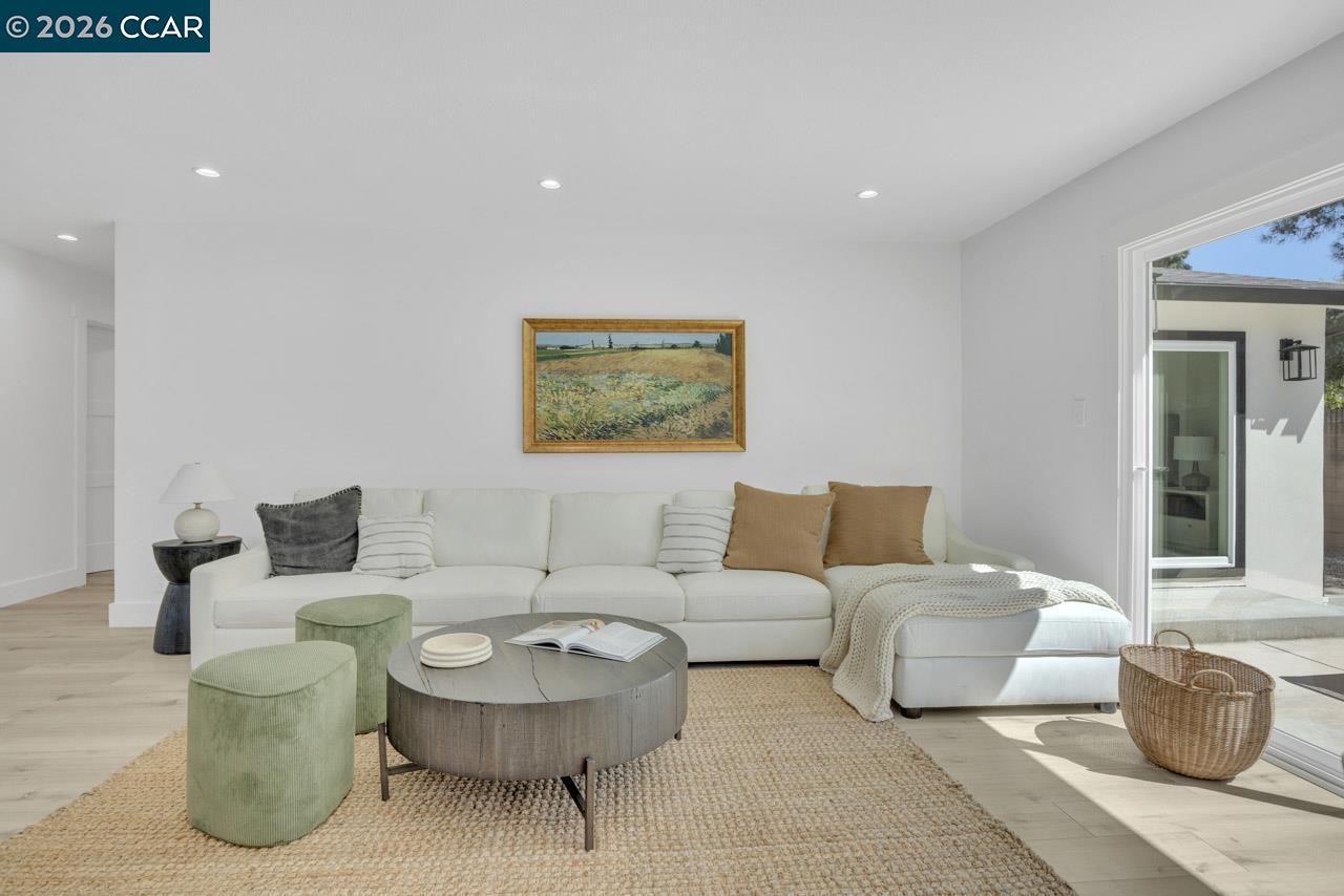 Detail Gallery Image 12 of 36 For 4093 Alta Ct, Pleasanton,  CA 94588 - 4 Beds | 2 Baths