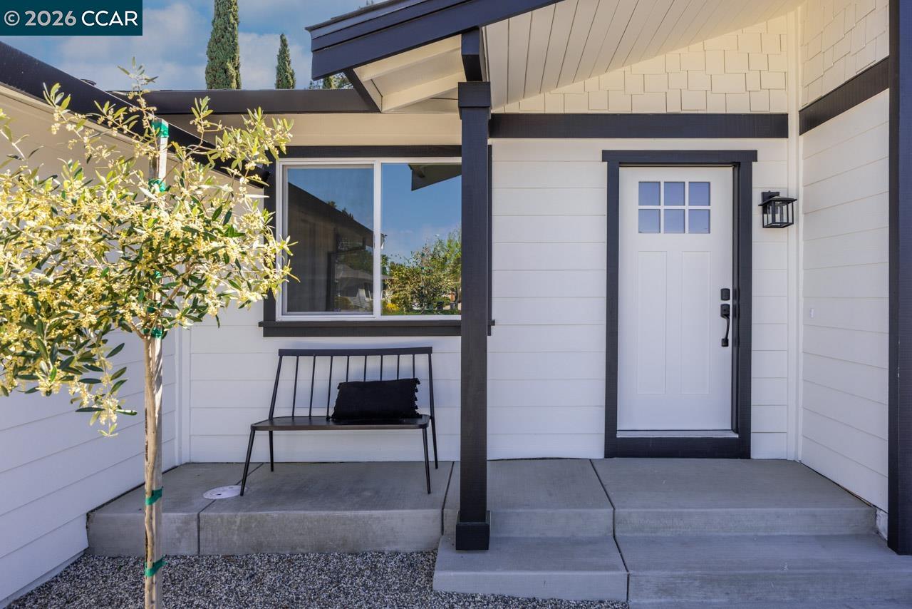 Detail Gallery Image 4 of 36 For 4093 Alta Ct, Pleasanton,  CA 94588 - 4 Beds | 2 Baths