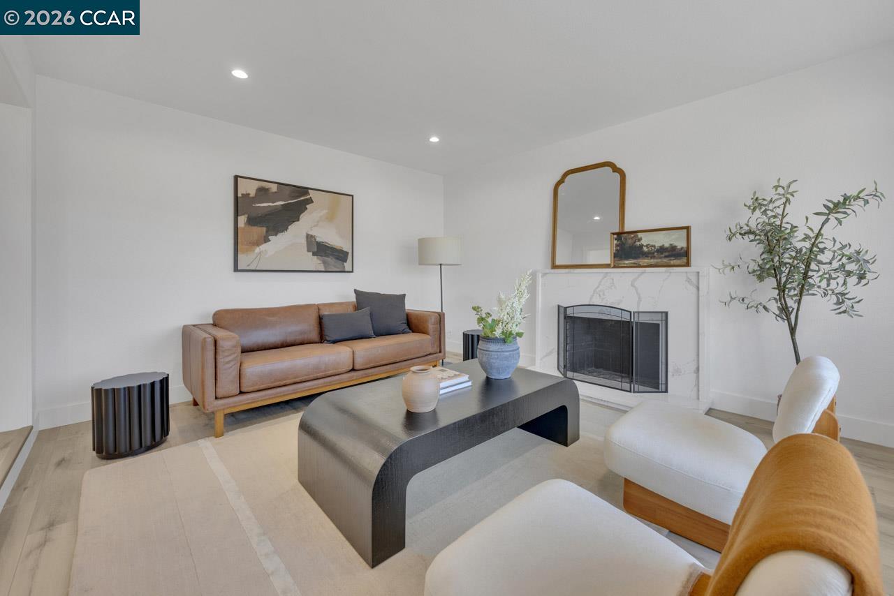 Detail Gallery Image 5 of 36 For 4093 Alta Ct, Pleasanton,  CA 94588 - 4 Beds | 2 Baths