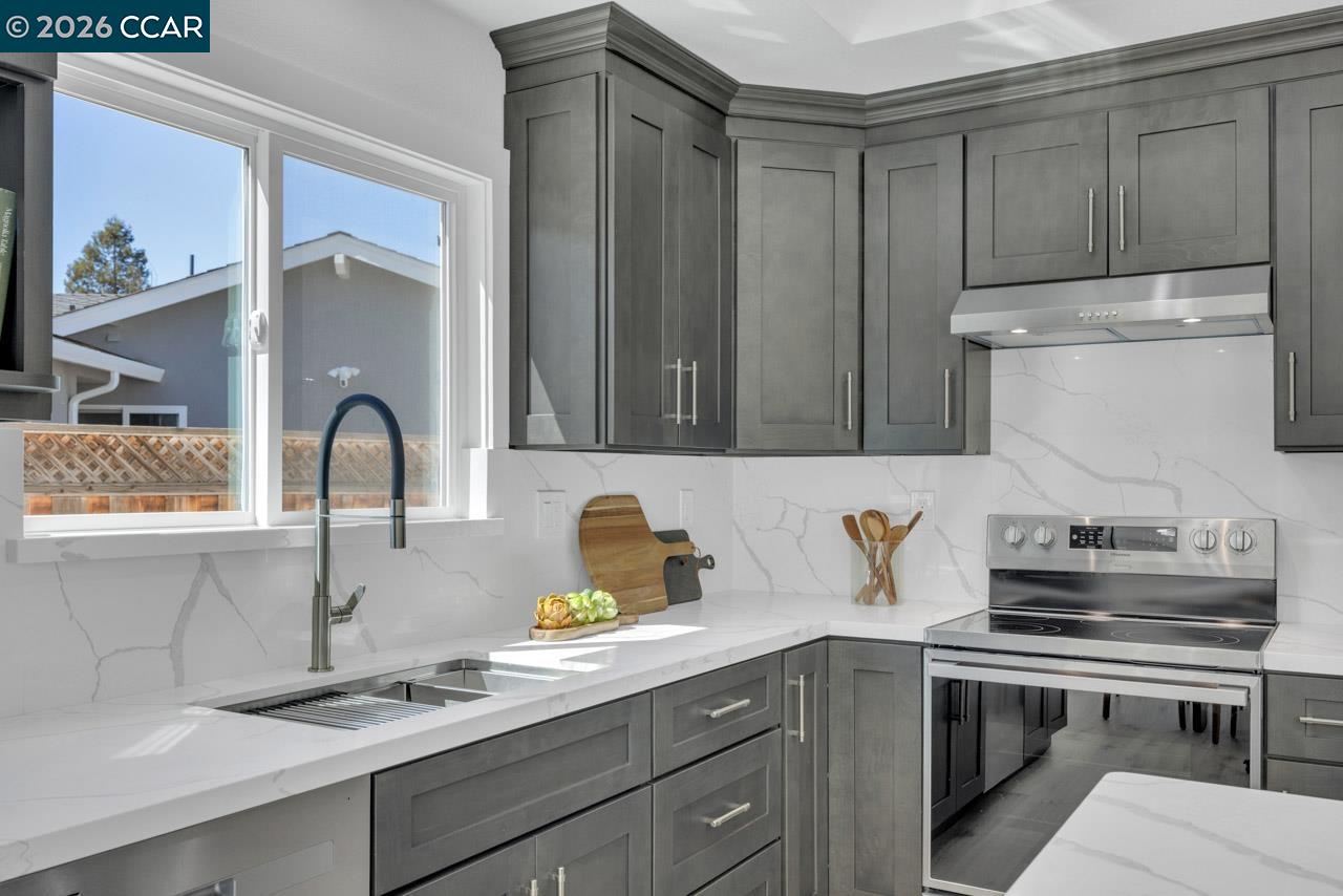 Detail Gallery Image 8 of 36 For 4093 Alta Ct, Pleasanton,  CA 94588 - 4 Beds | 2 Baths