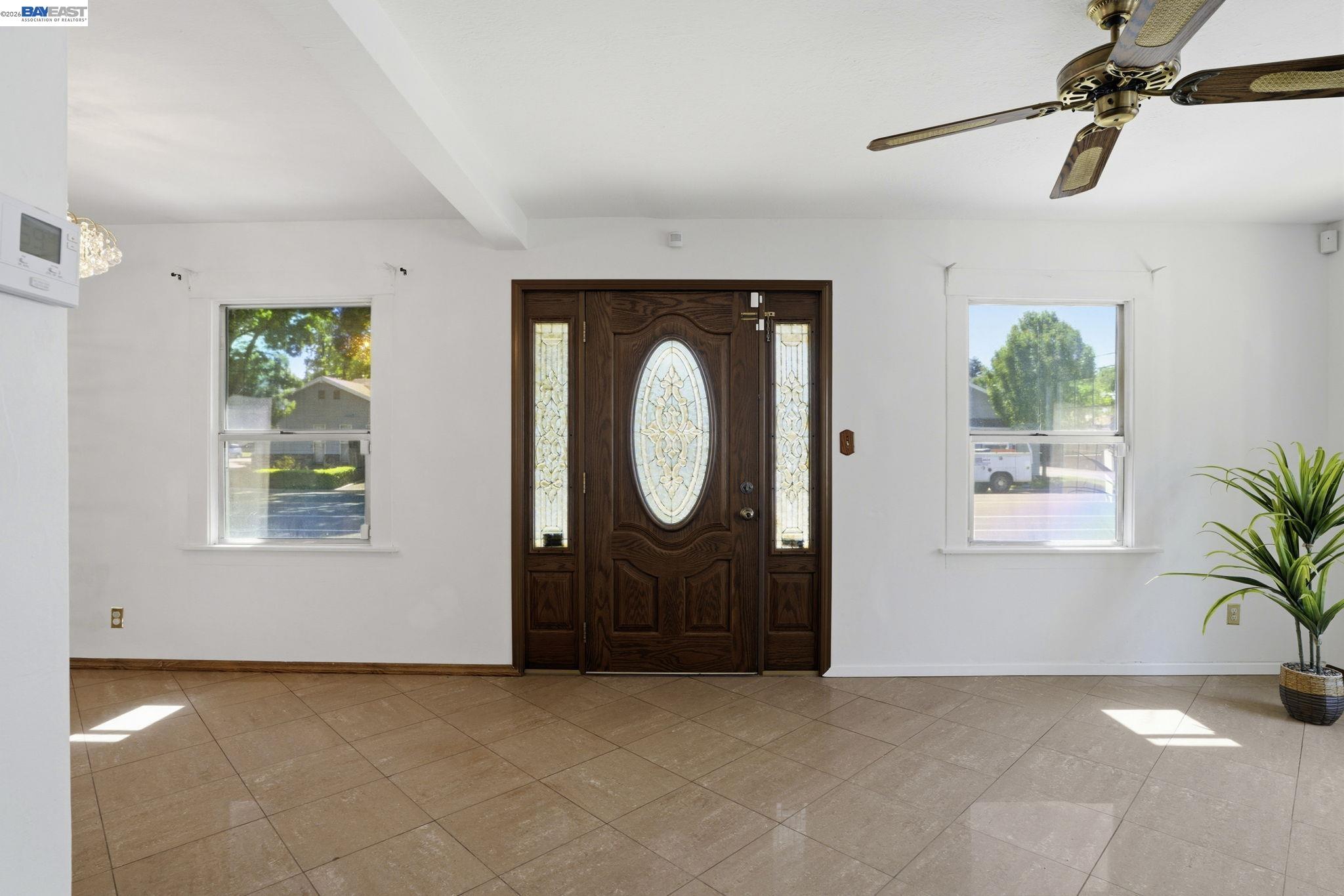 Detail Gallery Image 3 of 17 For 315 M St, Patterson,  CA 95363 - 3 Beds | 2 Baths