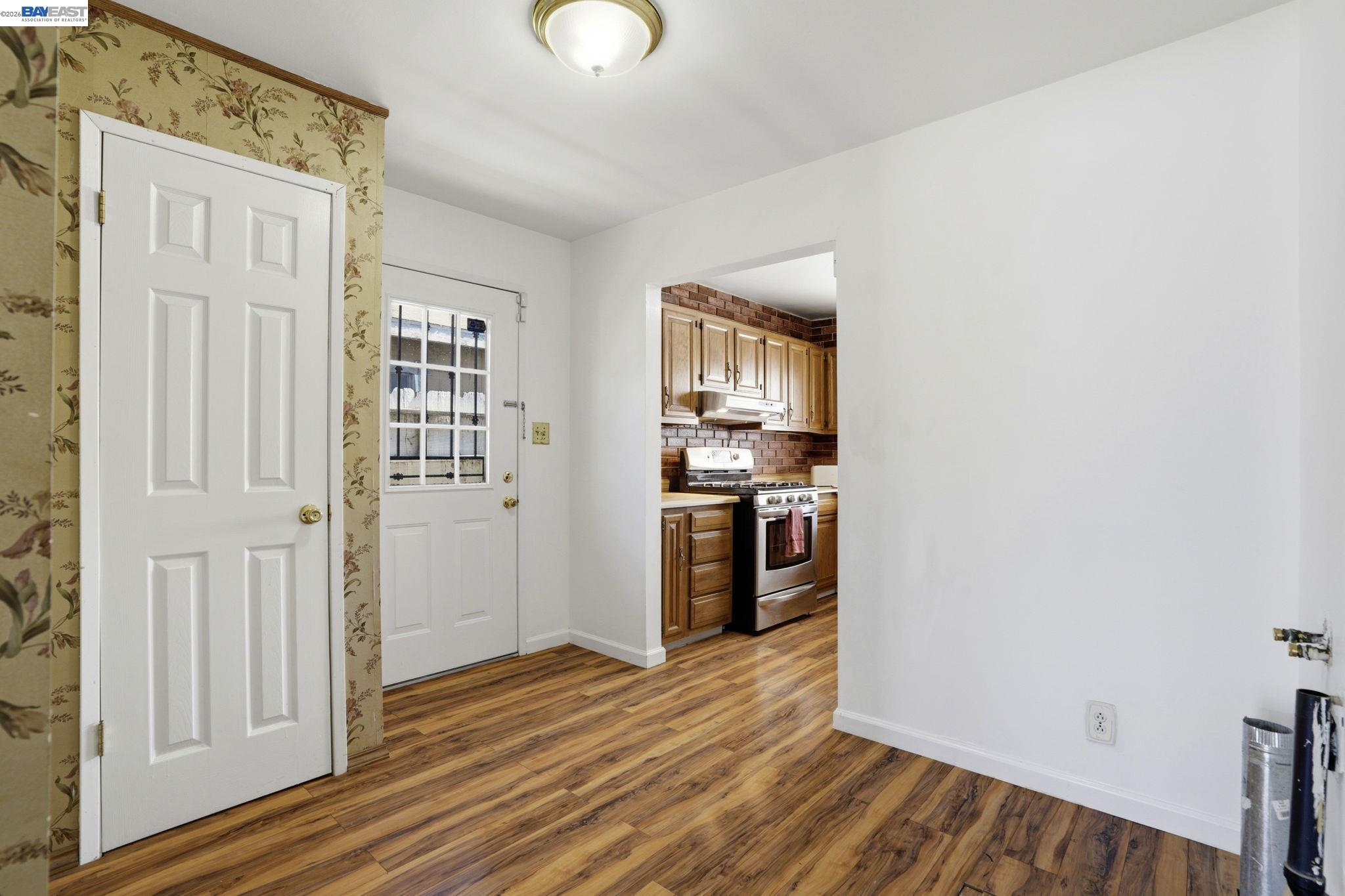 Detail Gallery Image 8 of 17 For 315 M St, Patterson,  CA 95363 - 3 Beds | 2 Baths