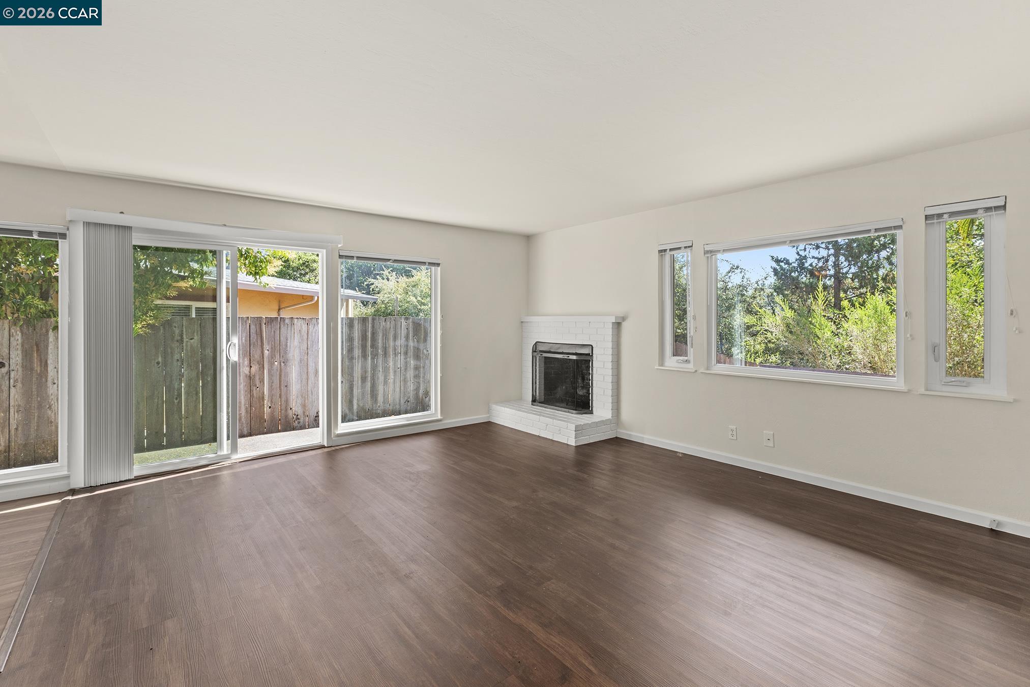 Detail Gallery Image 13 of 34 For 29 Leafwood Circle, San Rafael,  CA 94901 - – Beds | – Baths