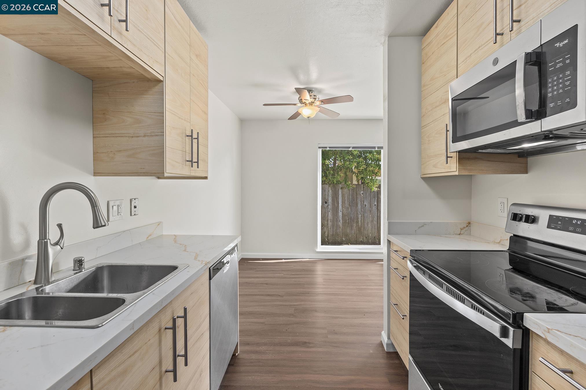 Detail Gallery Image 5 of 34 For 29 Leafwood Circle, San Rafael,  CA 94901 - – Beds | – Baths