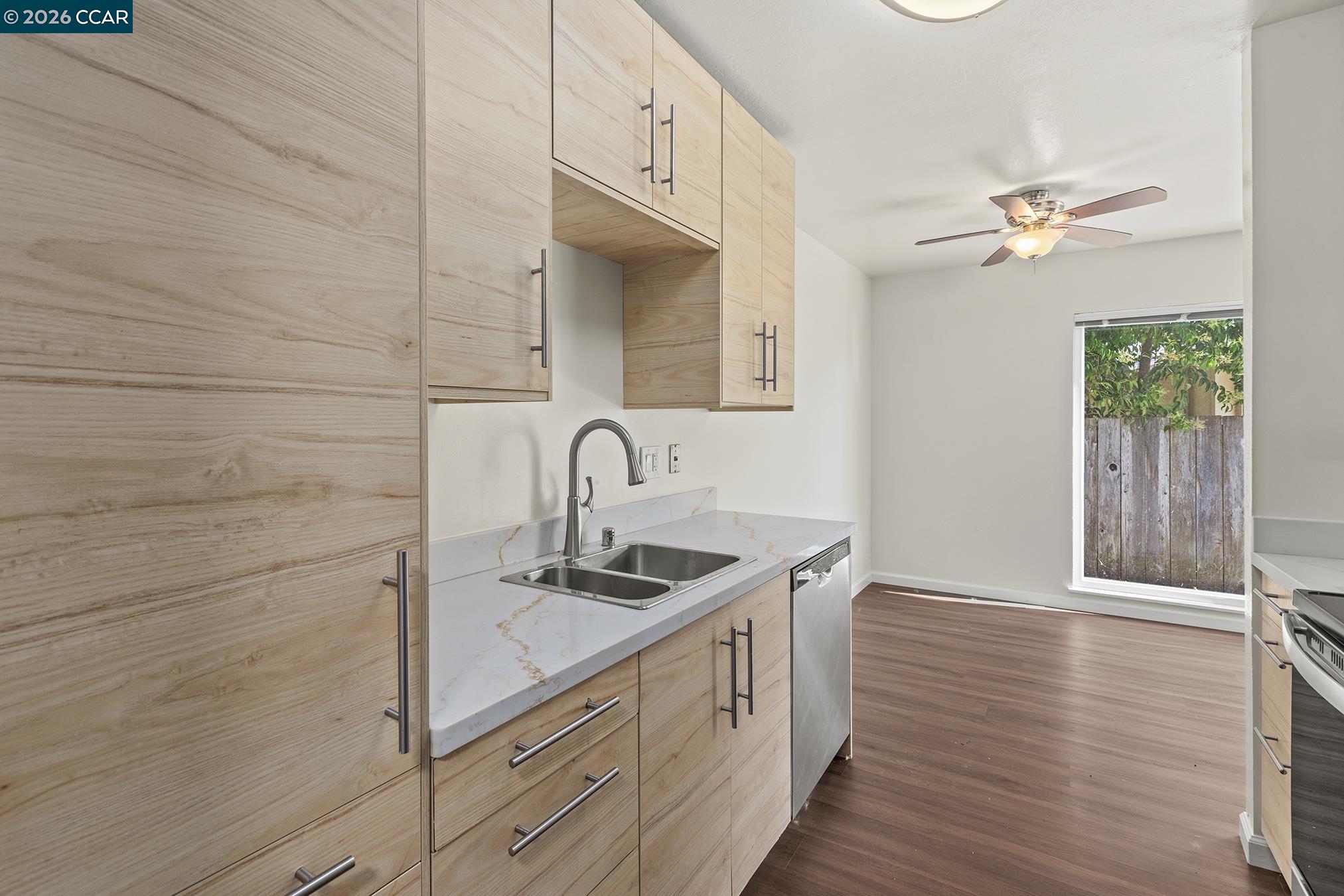 Detail Gallery Image 6 of 34 For 29 Leafwood Circle, San Rafael,  CA 94901 - – Beds | – Baths