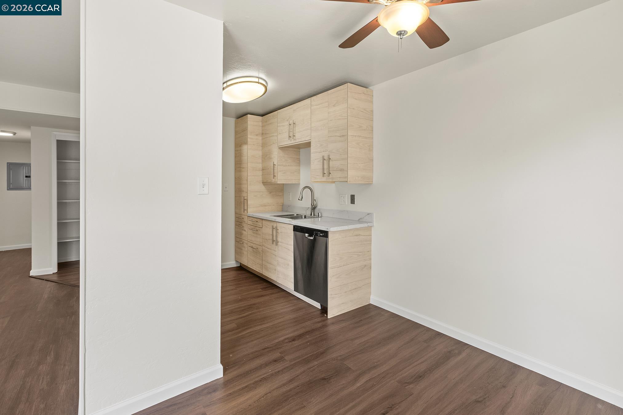 Detail Gallery Image 8 of 34 For 29 Leafwood Circle, San Rafael,  CA 94901 - – Beds | – Baths