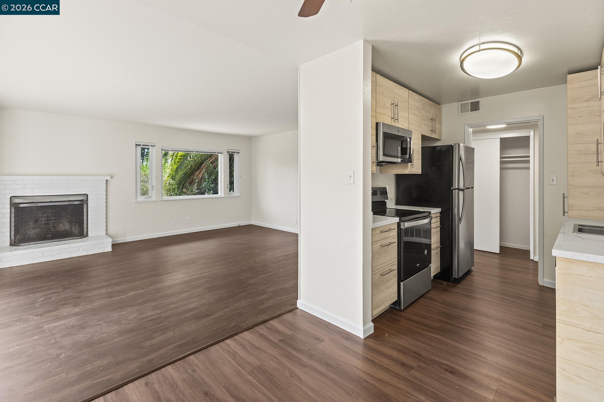 Detail Gallery Image 9 of 34 For 29 Leafwood Circle, San Rafael,  CA 94901 - – Beds | – Baths