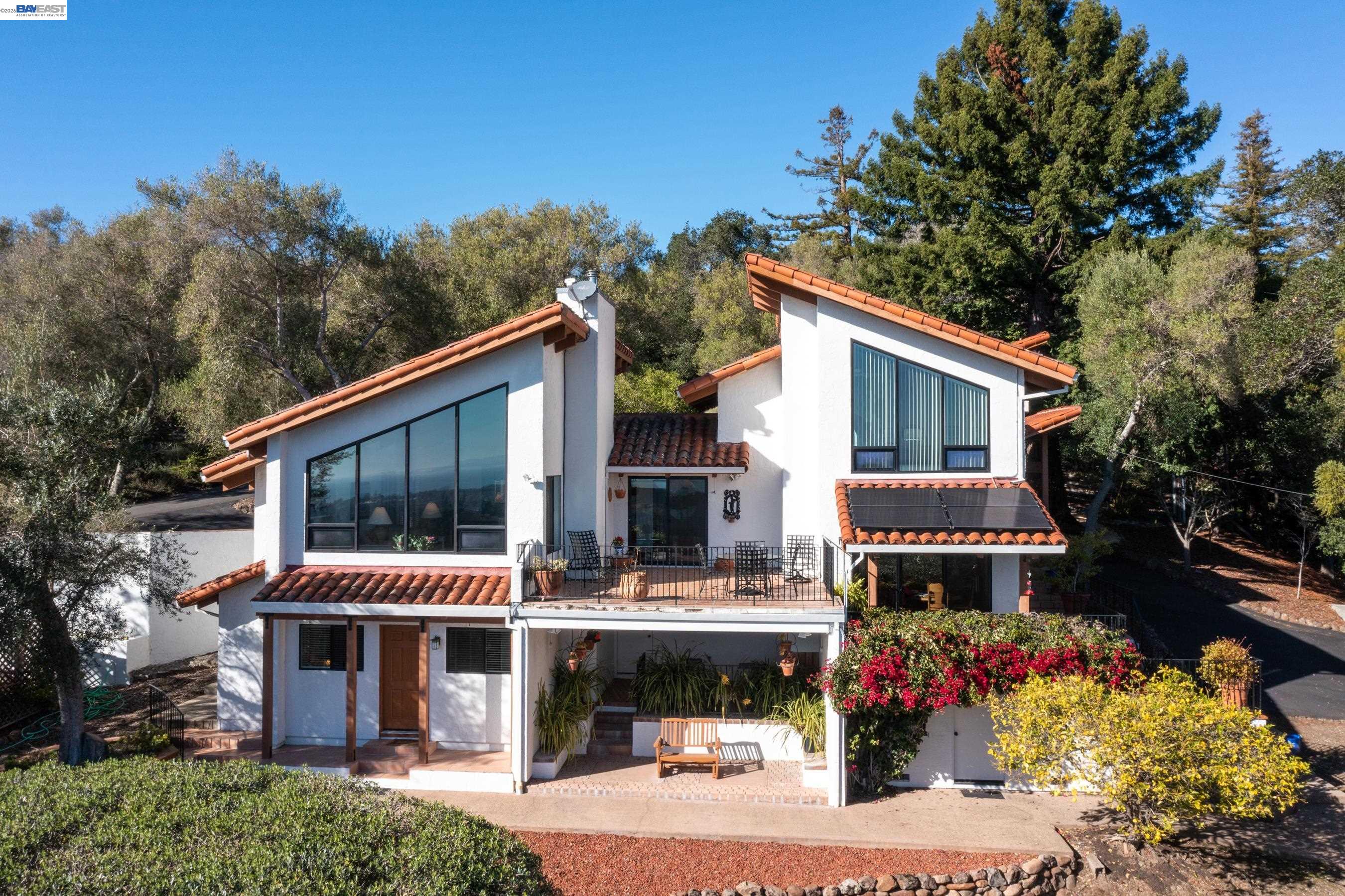 Detail Gallery Image 2 of 31 For 3430 Loma Alta Ln, Santa Cruz,  CA 95065 - 2 Beds | 2/1 Baths