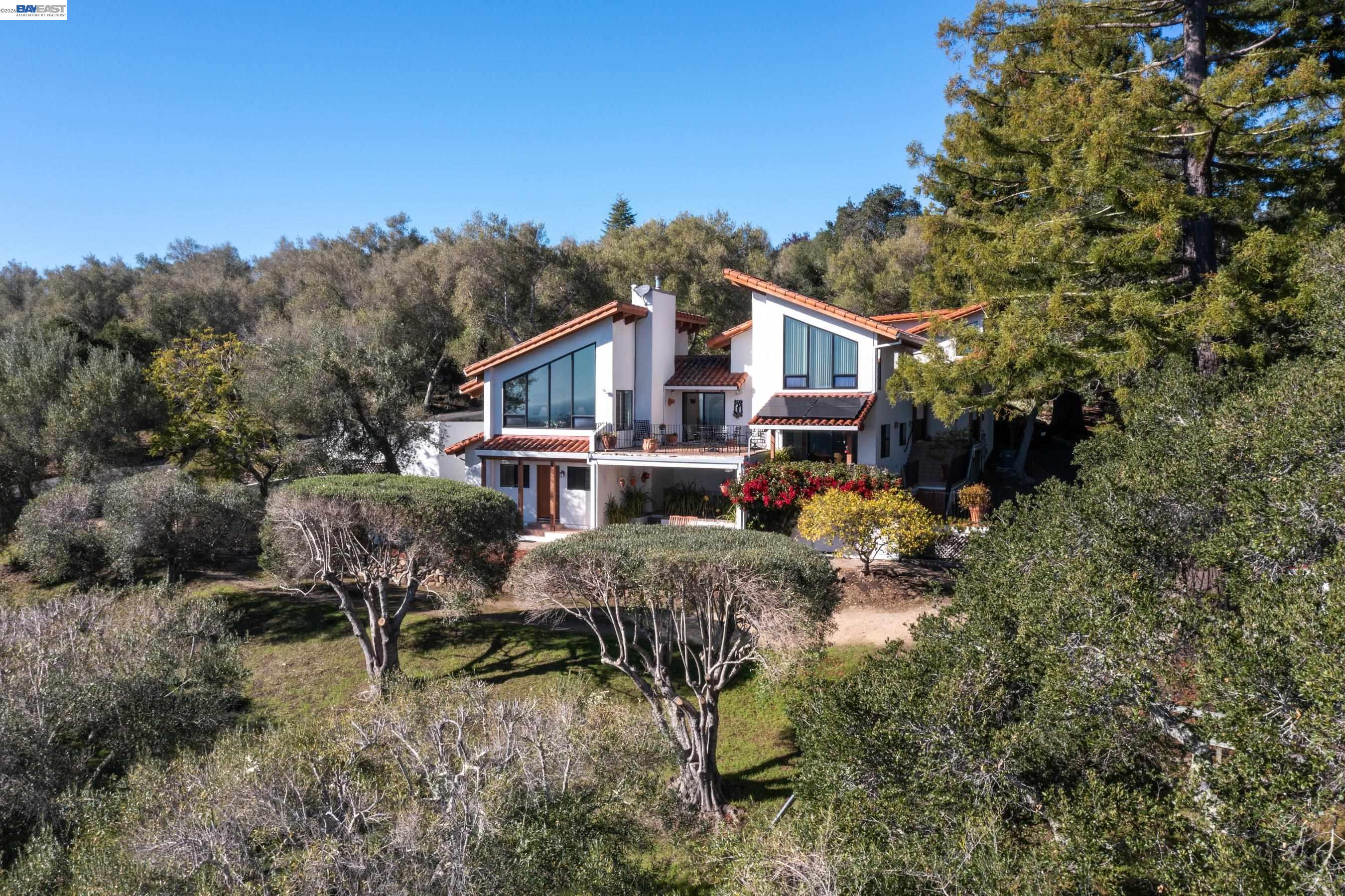 Detail Gallery Image 3 of 31 For 3430 Loma Alta Ln, Santa Cruz,  CA 95065 - 2 Beds | 2/1 Baths