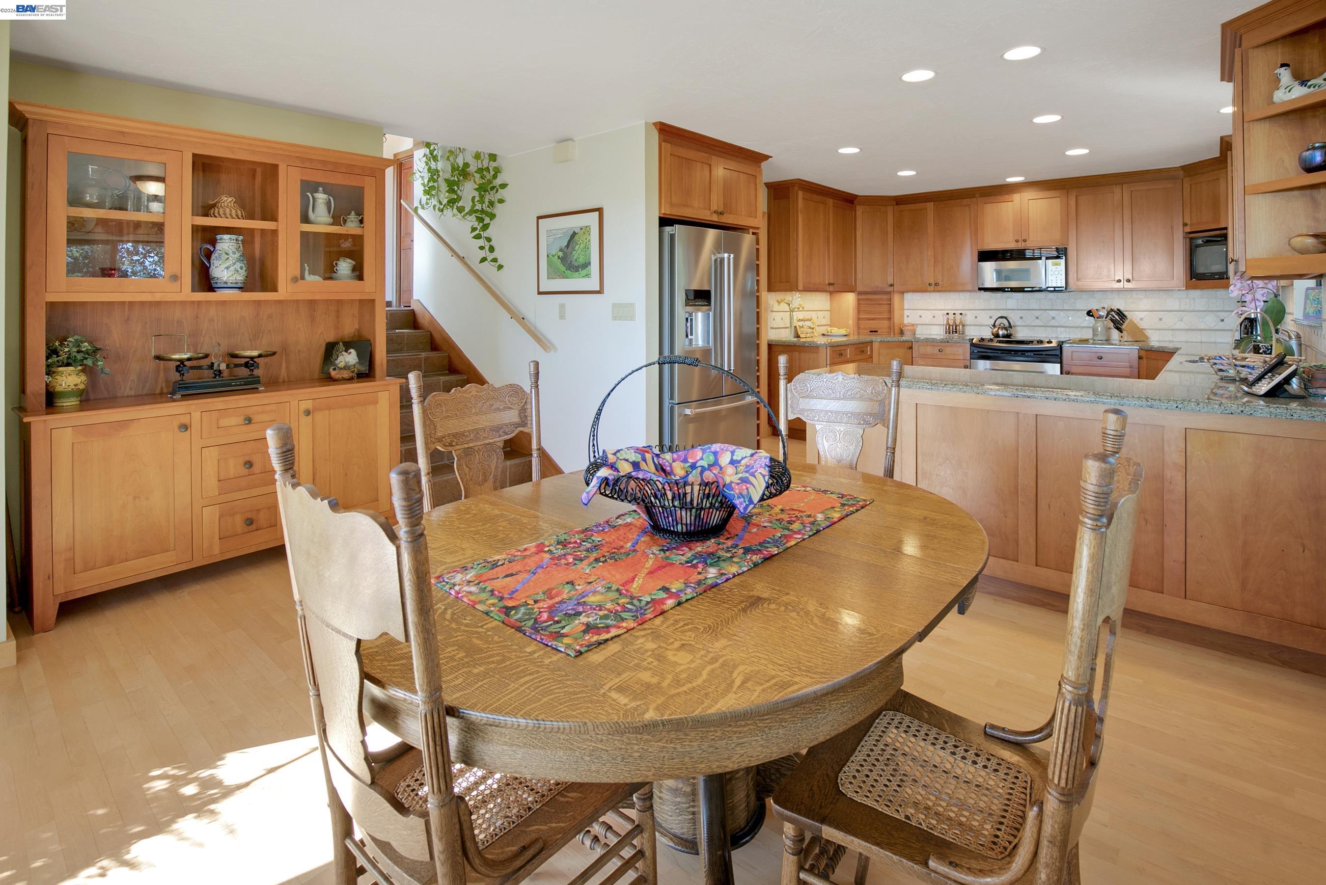 Detail Gallery Image 8 of 31 For 3430 Loma Alta Ln, Santa Cruz,  CA 95065 - 2 Beds | 2/1 Baths