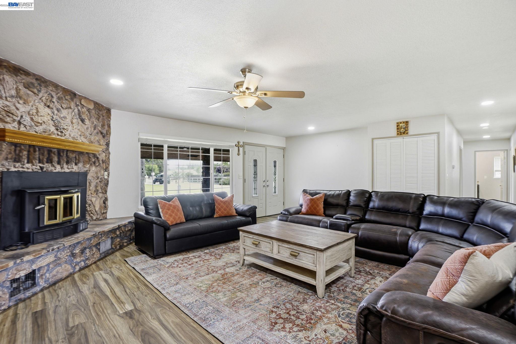 Detail Gallery Image 11 of 60 For 11378 Mountain View Rd, Tracy,  CA 95376 - 5 Beds | 3/1 Baths