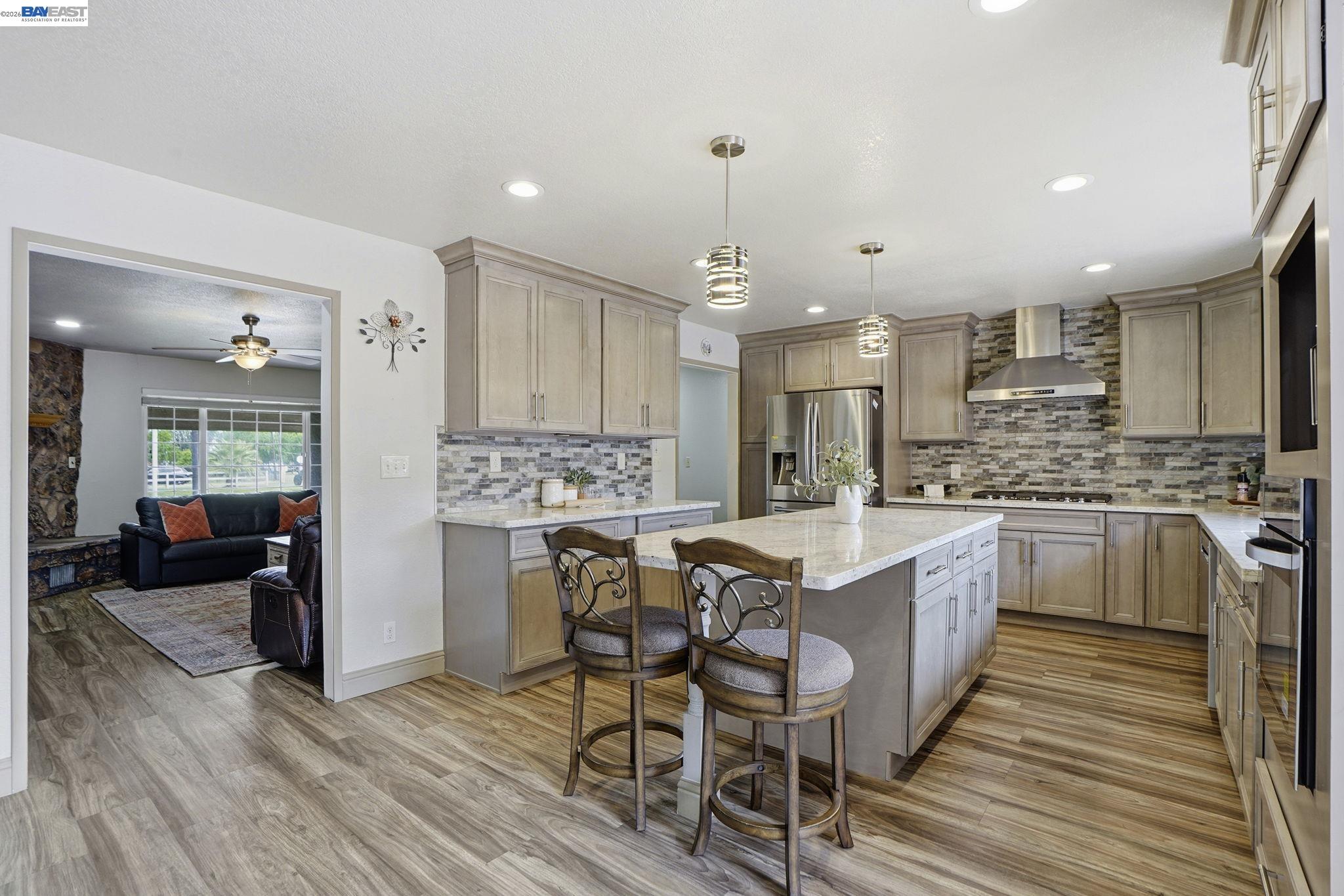 Detail Gallery Image 14 of 60 For 11378 Mountain View Rd, Tracy,  CA 95376 - 5 Beds | 3/1 Baths