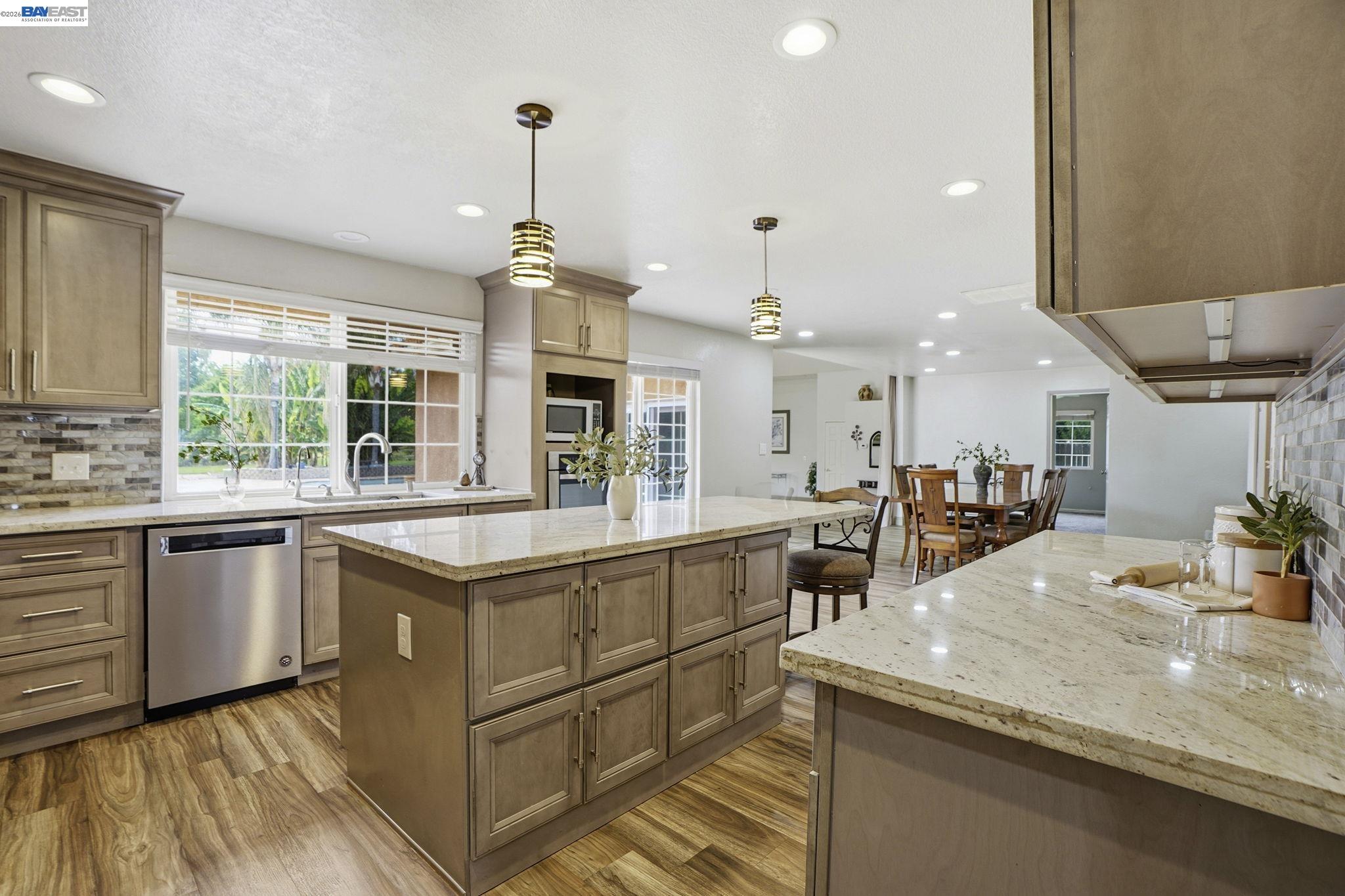 Detail Gallery Image 16 of 60 For 11378 Mountain View Rd, Tracy,  CA 95376 - 5 Beds | 3/1 Baths