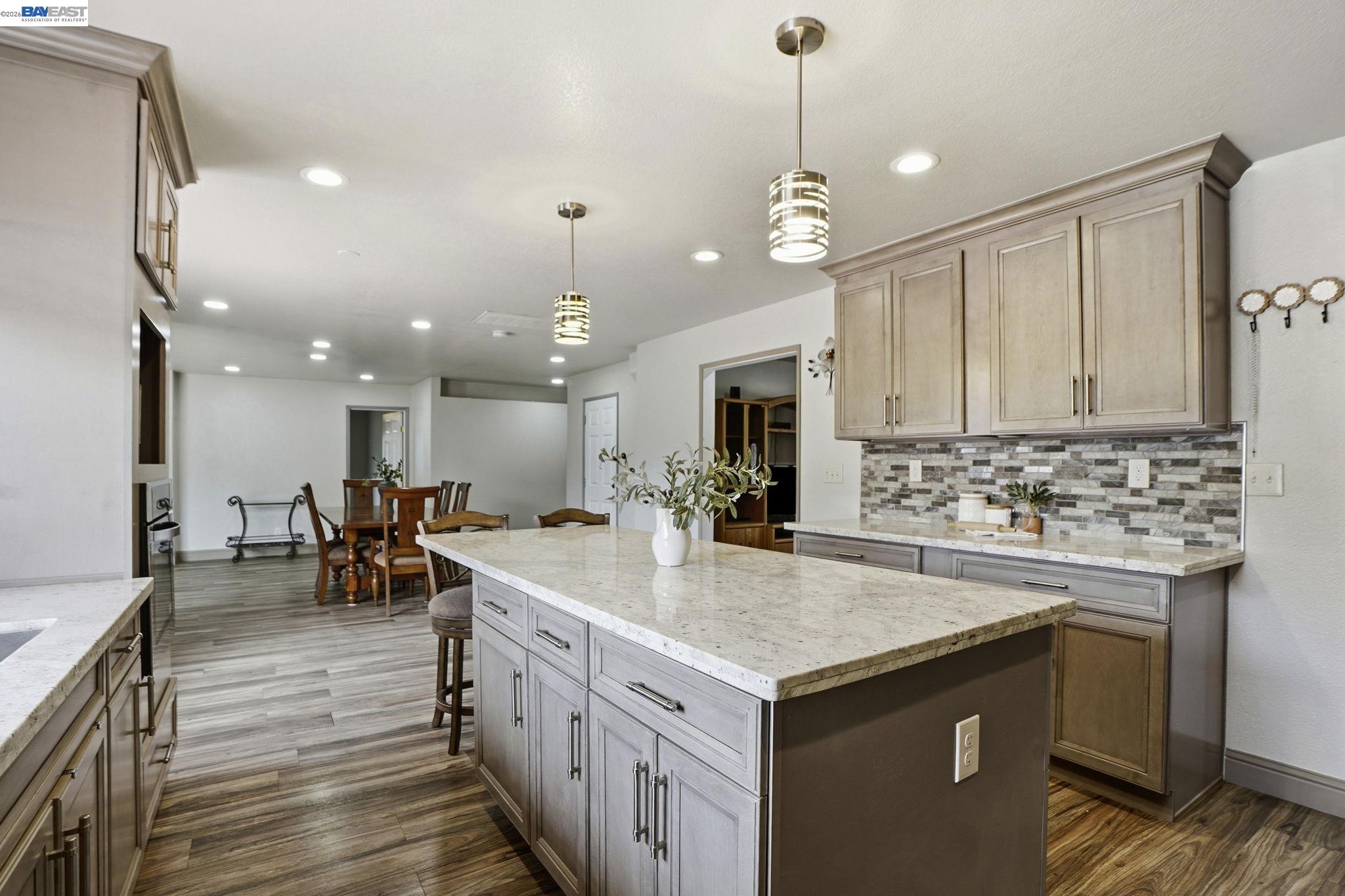 Detail Gallery Image 17 of 60 For 11378 Mountain View Rd, Tracy,  CA 95376 - 5 Beds | 3/1 Baths