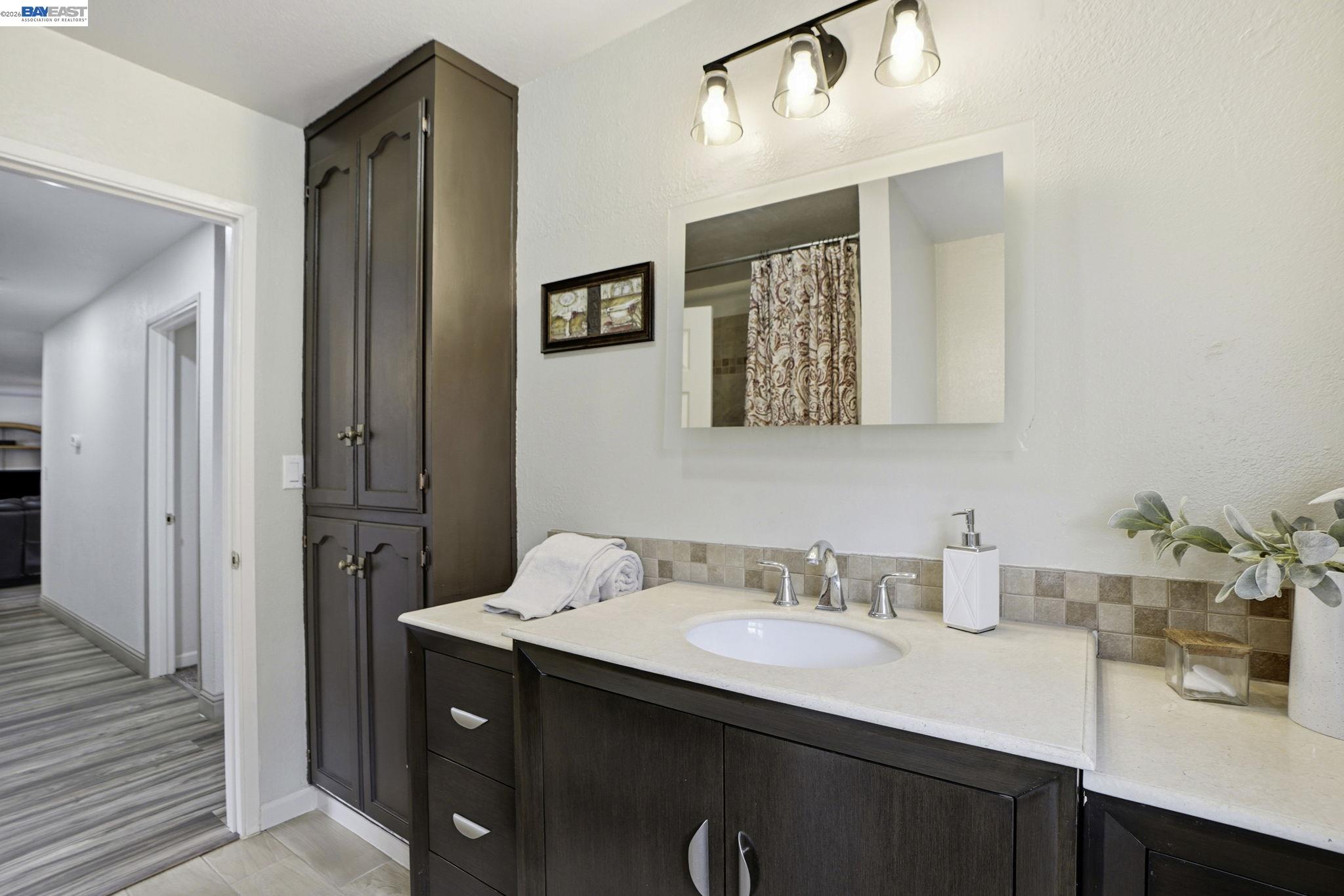 Detail Gallery Image 32 of 60 For 11378 Mountain View Rd, Tracy,  CA 95376 - 5 Beds | 3/1 Baths