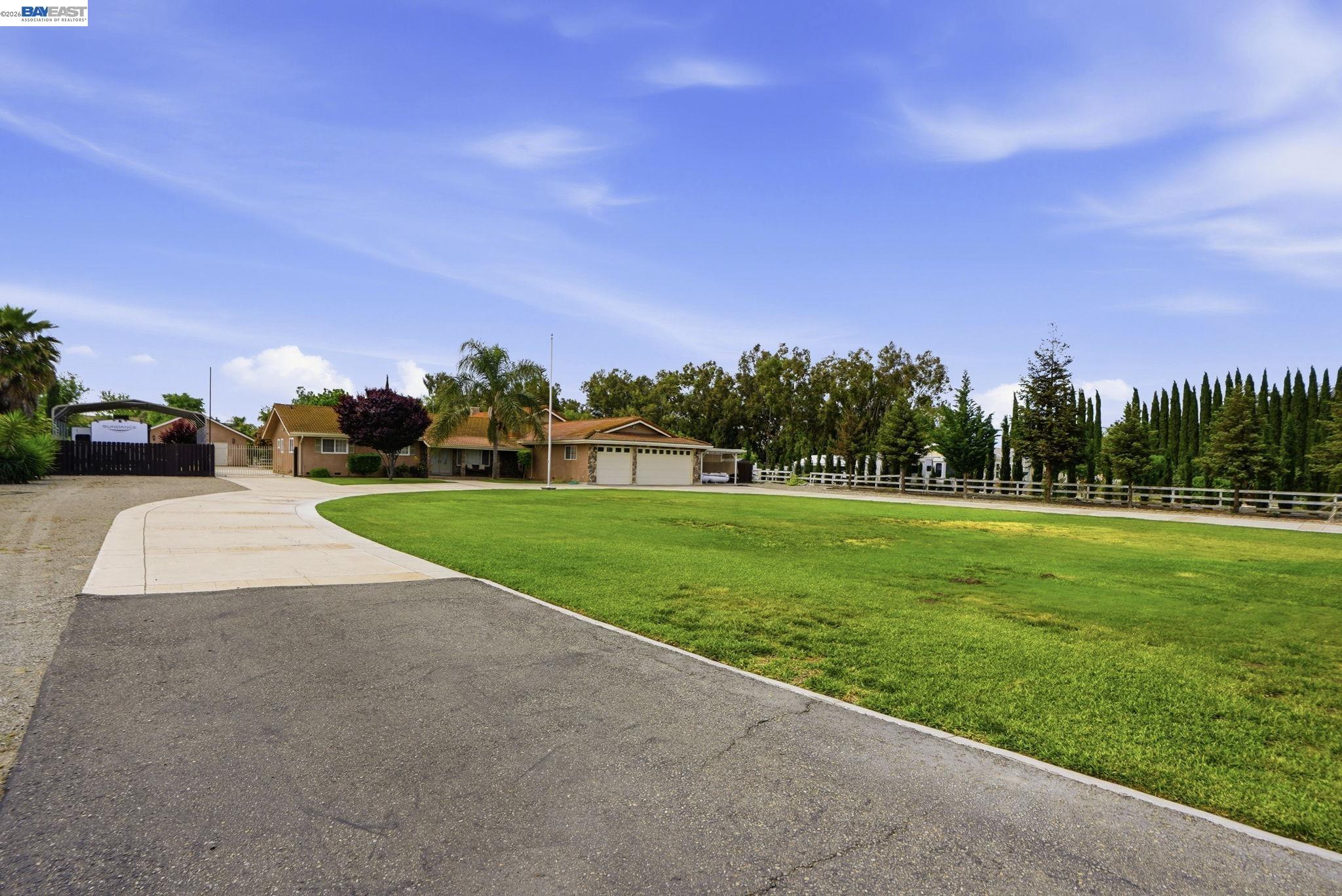 Detail Gallery Image 6 of 60 For 11378 Mountain View Rd, Tracy,  CA 95376 - 5 Beds | 3/1 Baths