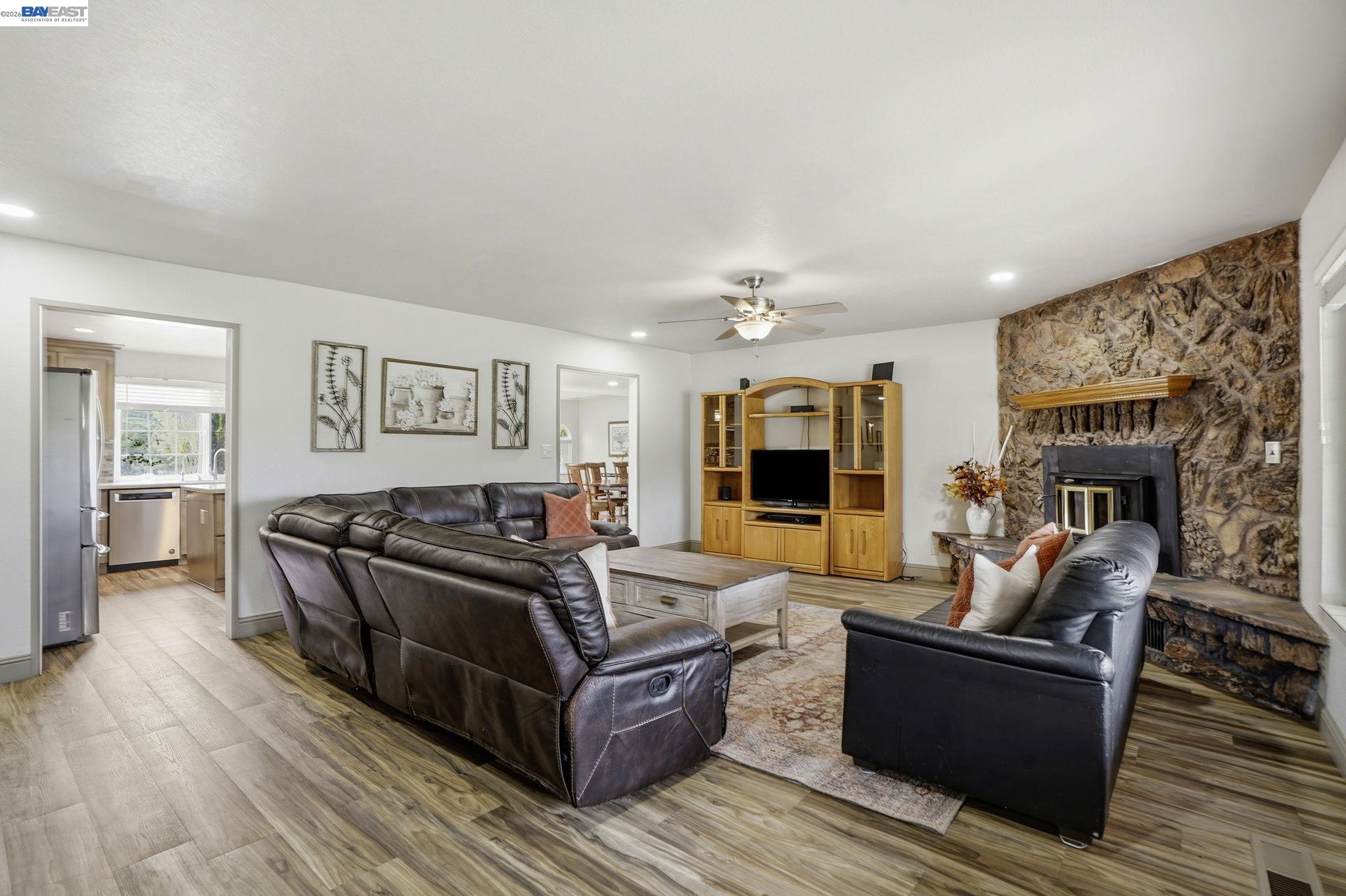 Detail Gallery Image 9 of 60 For 11378 Mountain View Rd, Tracy,  CA 95376 - 5 Beds | 3/1 Baths