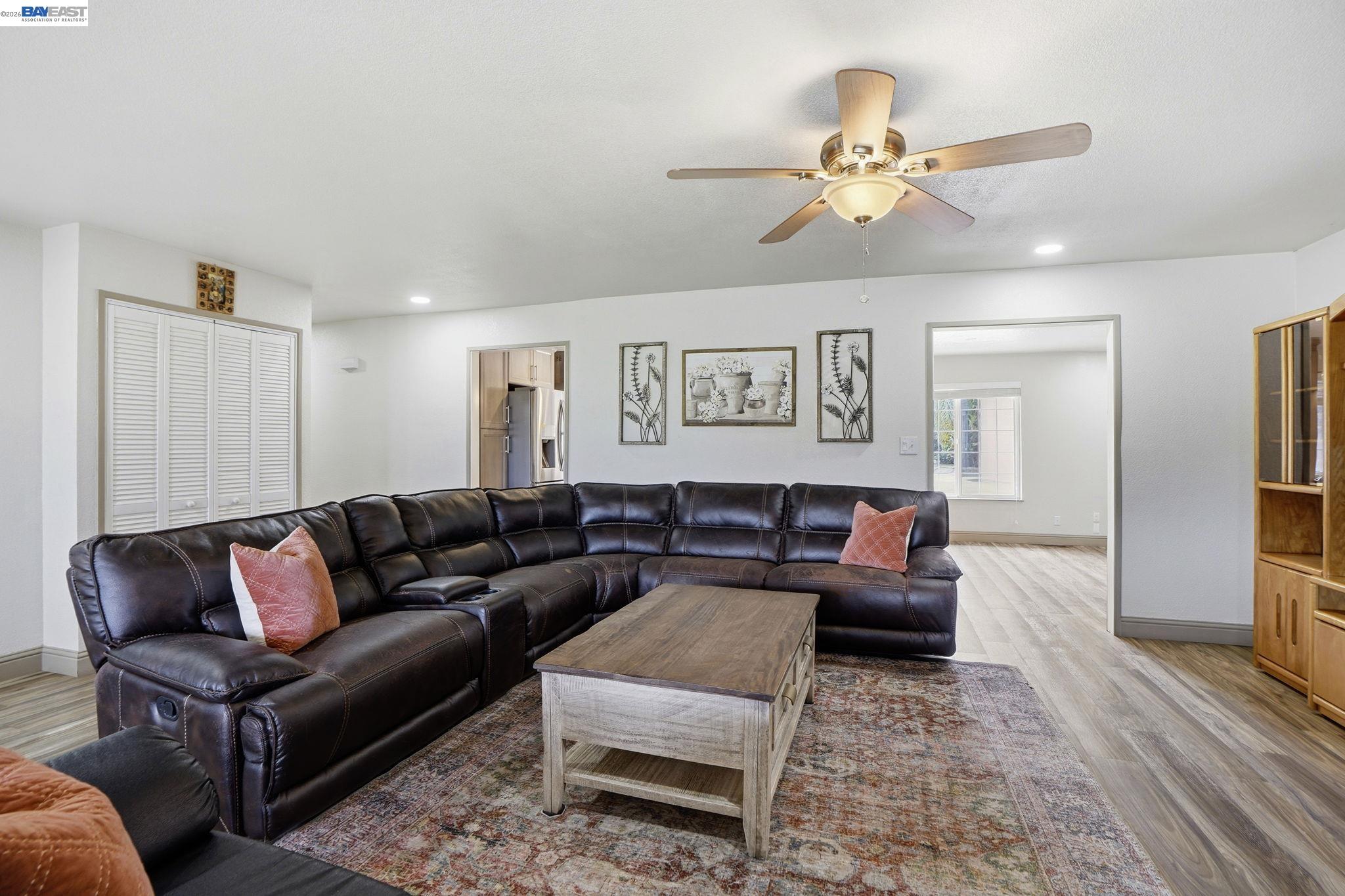 Detail Gallery Image 10 of 60 For 11378 Mountain View Rd, Tracy,  CA 95376 - 5 Beds | 3/1 Baths