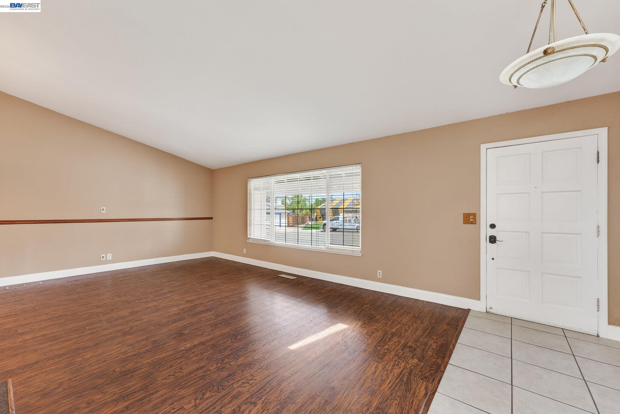 Detail Gallery Image 11 of 59 For 1147 Lomitas Ave, Livermore,  CA 94550 - 5 Beds | 3 Baths