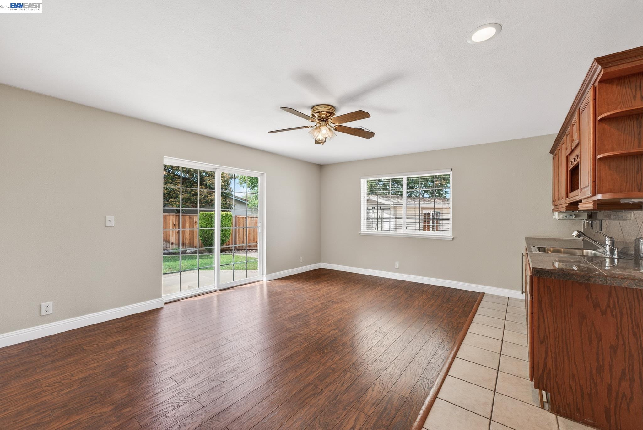 Detail Gallery Image 25 of 59 For 1147 Lomitas Ave, Livermore,  CA 94550 - 5 Beds | 3 Baths