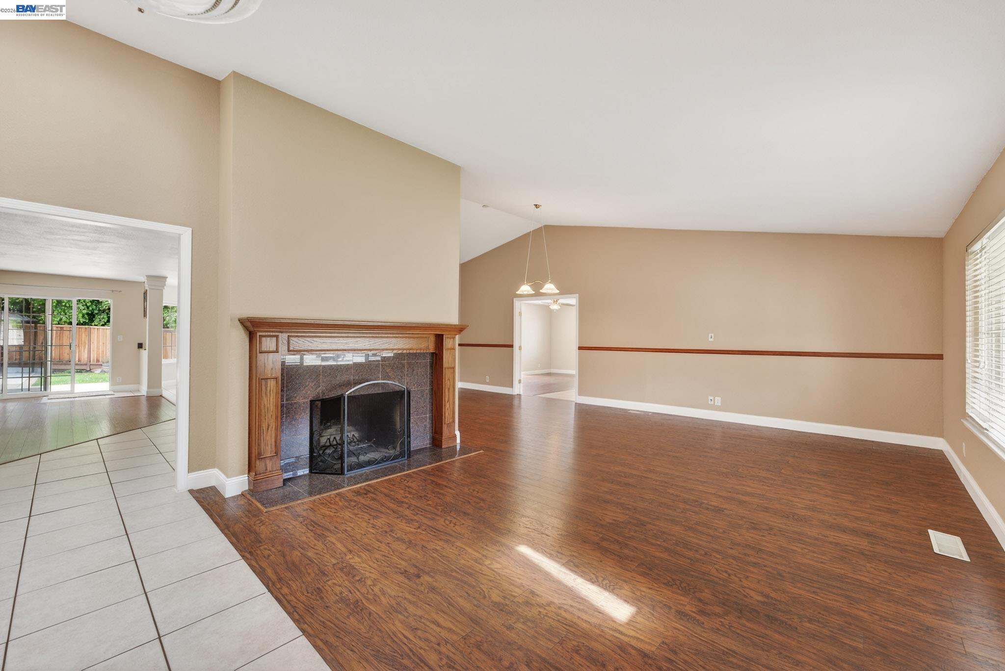 Detail Gallery Image 5 of 59 For 1147 Lomitas Ave, Livermore,  CA 94550 - 5 Beds | 3 Baths