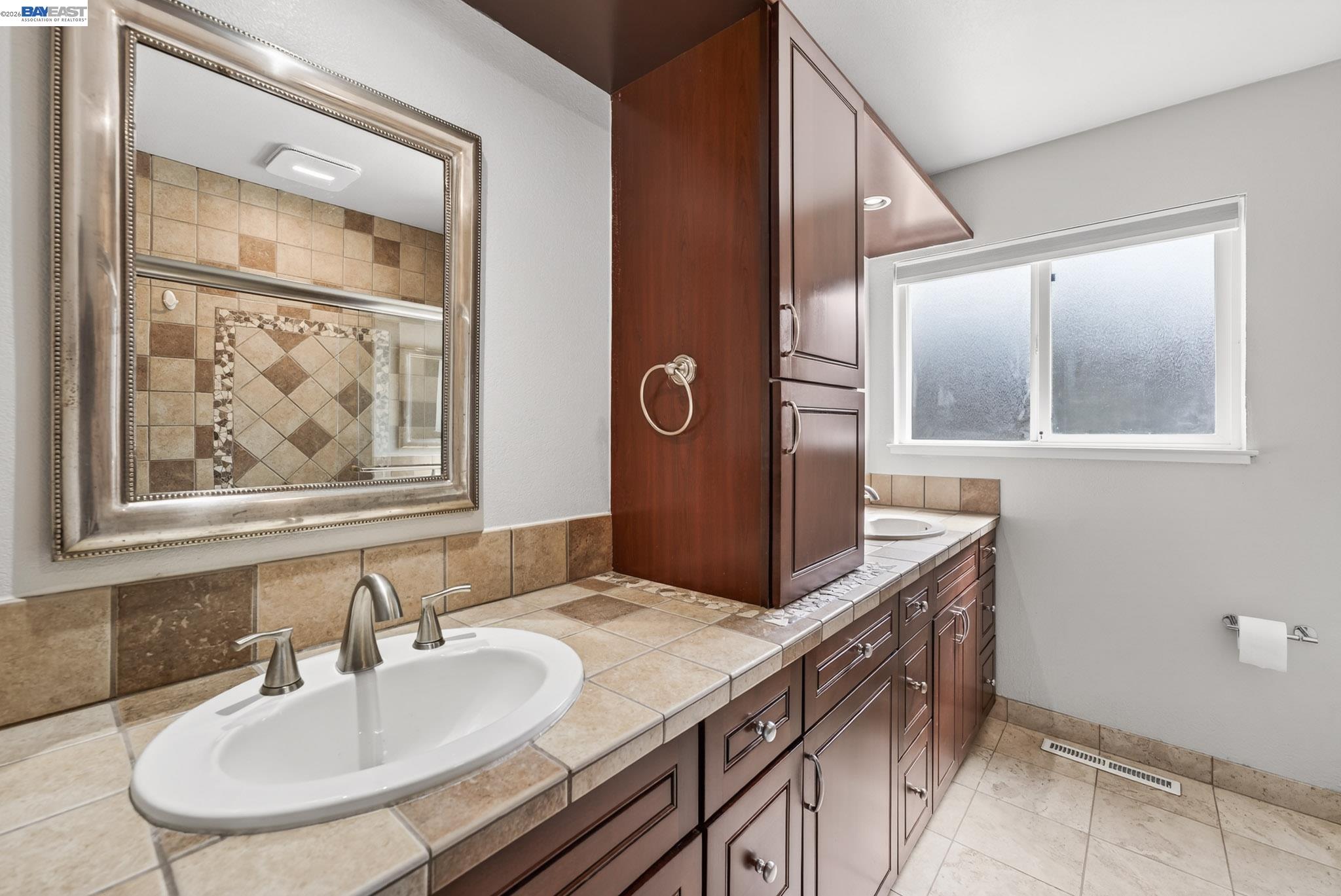 Detail Gallery Image 43 of 59 For 1147 Lomitas Ave, Livermore,  CA 94550 - 5 Beds | 3 Baths