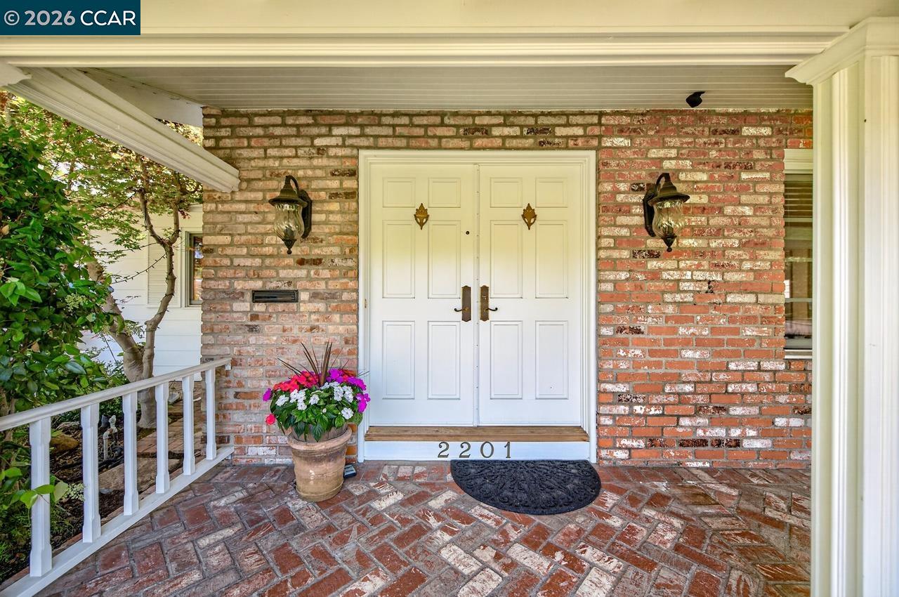 2201 Loch Ln, Walnut Creek, CA, 94598