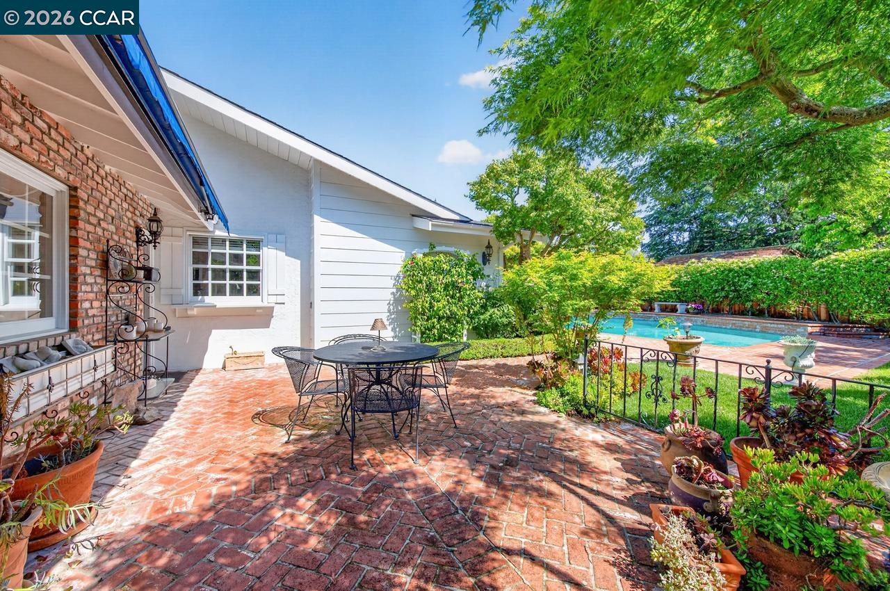 2201 Loch Ln, Walnut Creek, CA, 94598