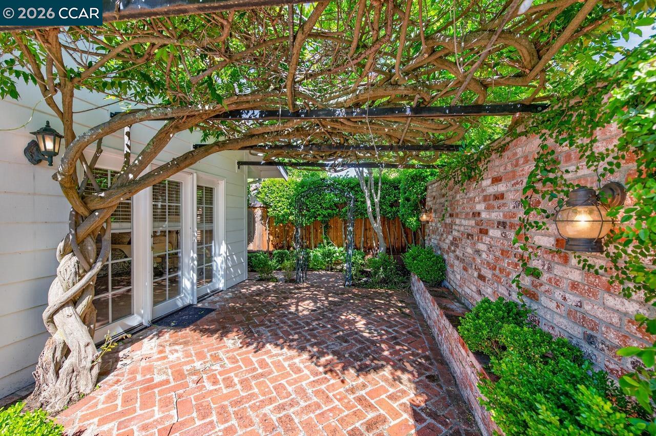 2201 Loch Ln, Walnut Creek, CA, 94598