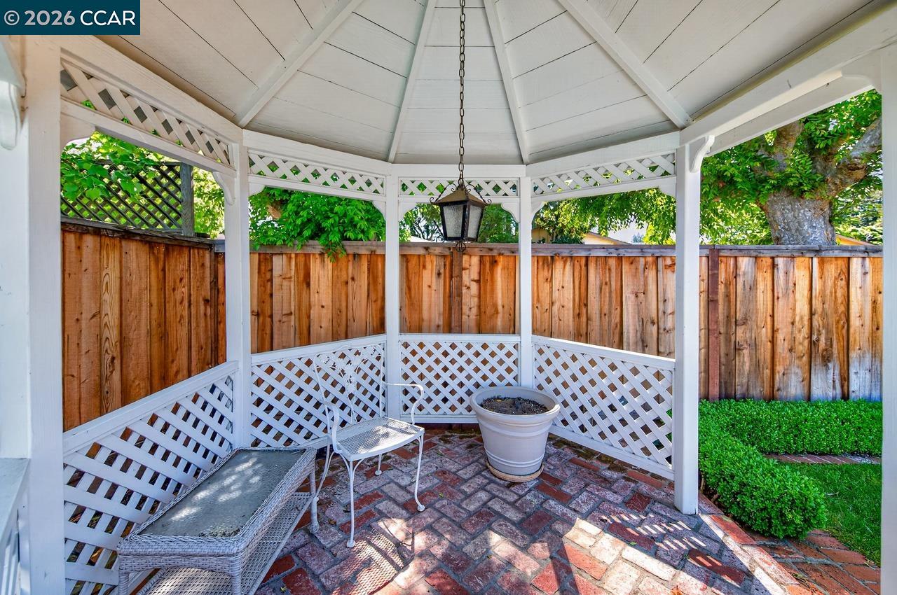 2201 Loch Ln, Walnut Creek, CA, 94598