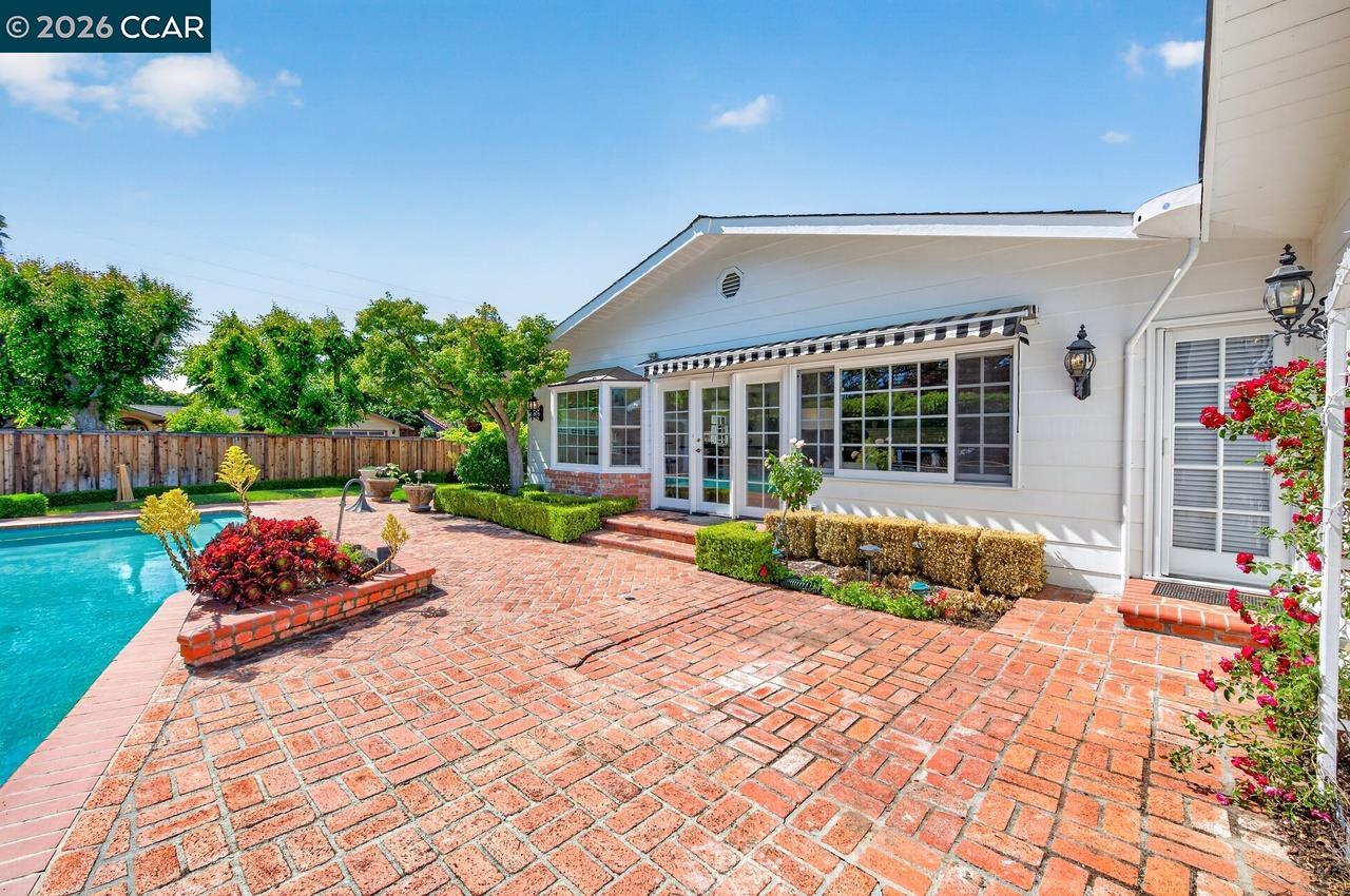 2201 Loch Ln, Walnut Creek, CA, 94598