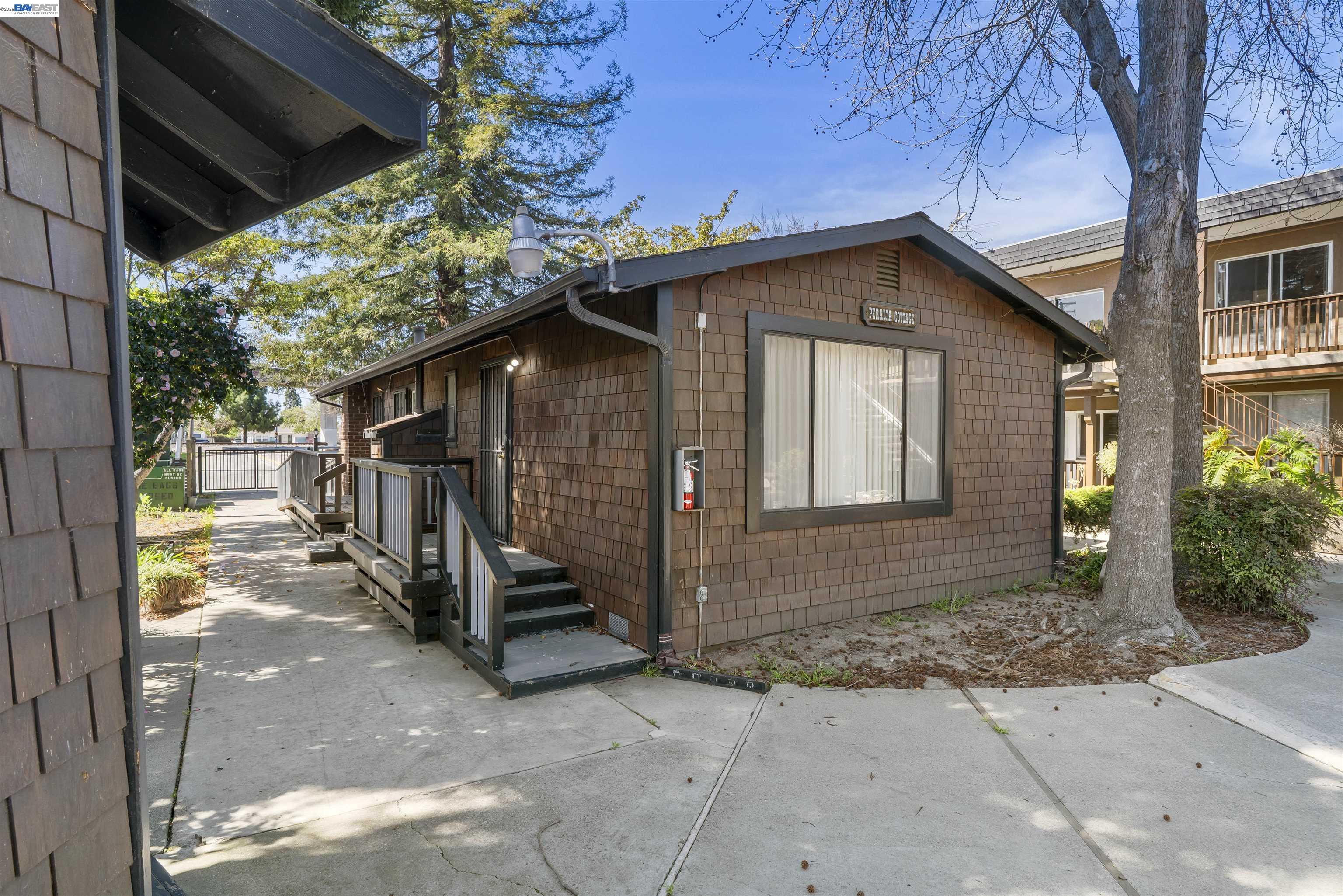 22427 Montgomery St, Hayward, CA, 94541