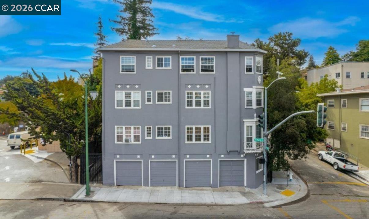 1000 33rd St, Oakland, CA, 94610