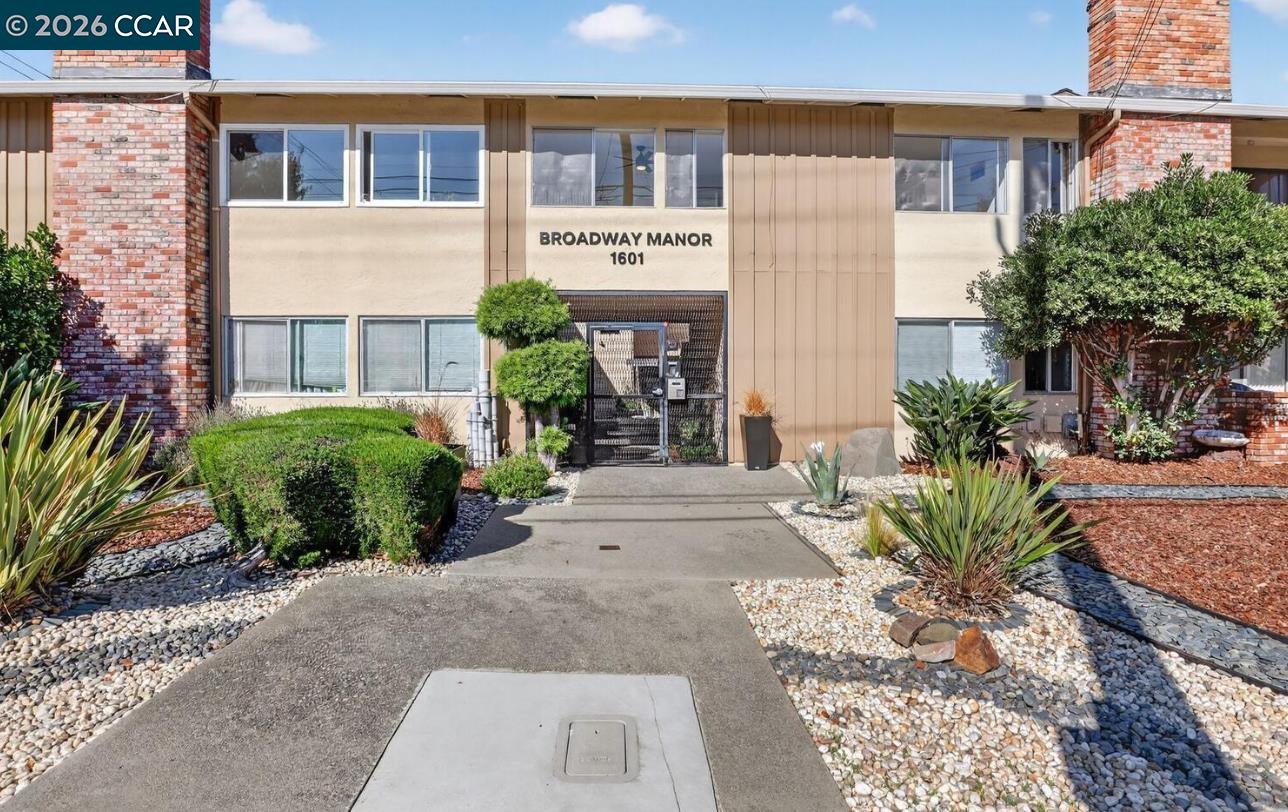 Front Image Thumbnail for CC41130739