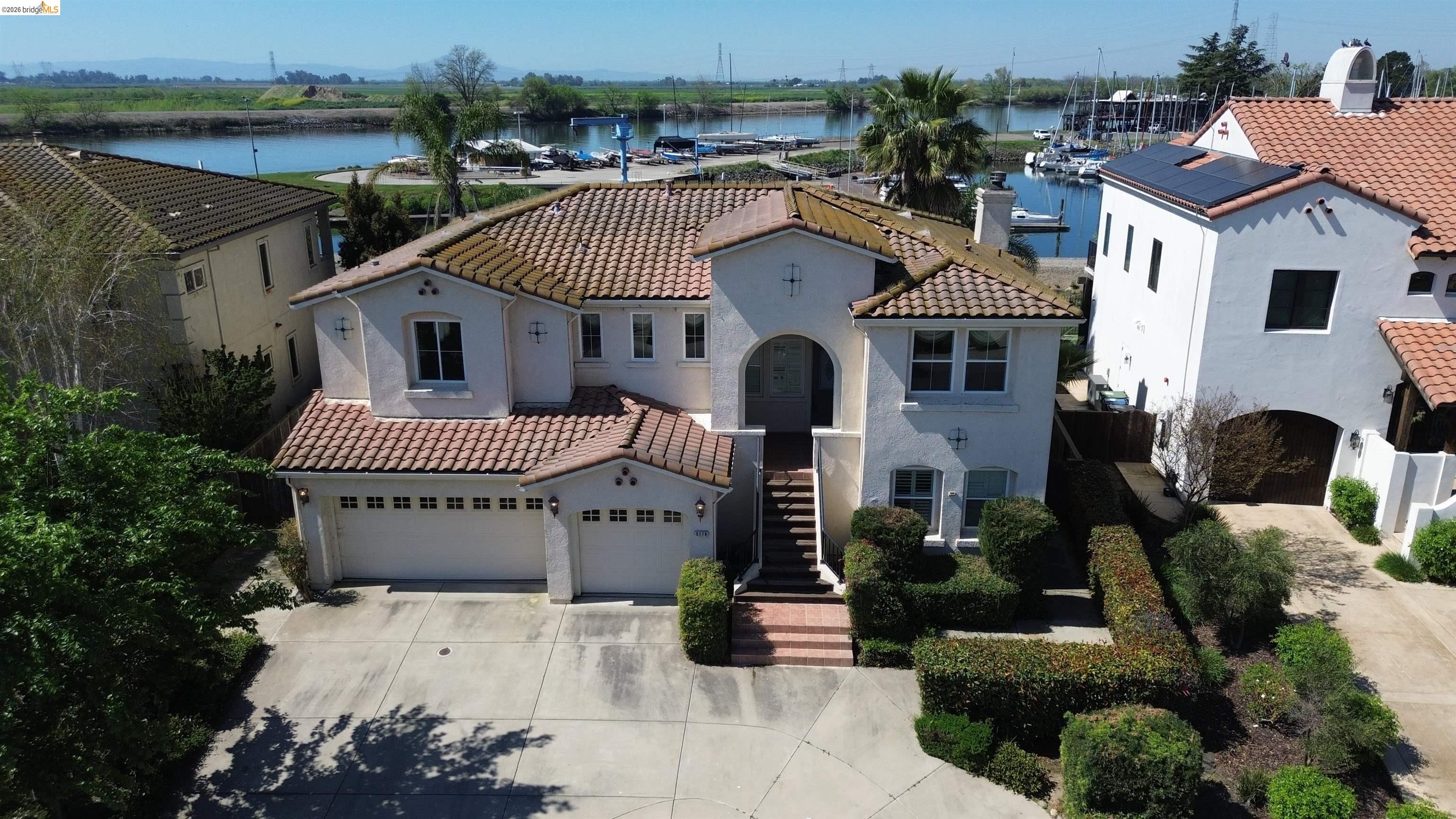 Detail Gallery Image 1 of 47 For 5776 Saint Andrews Dr, Stockton,  CA 95219 - 4 Beds | 4 Baths