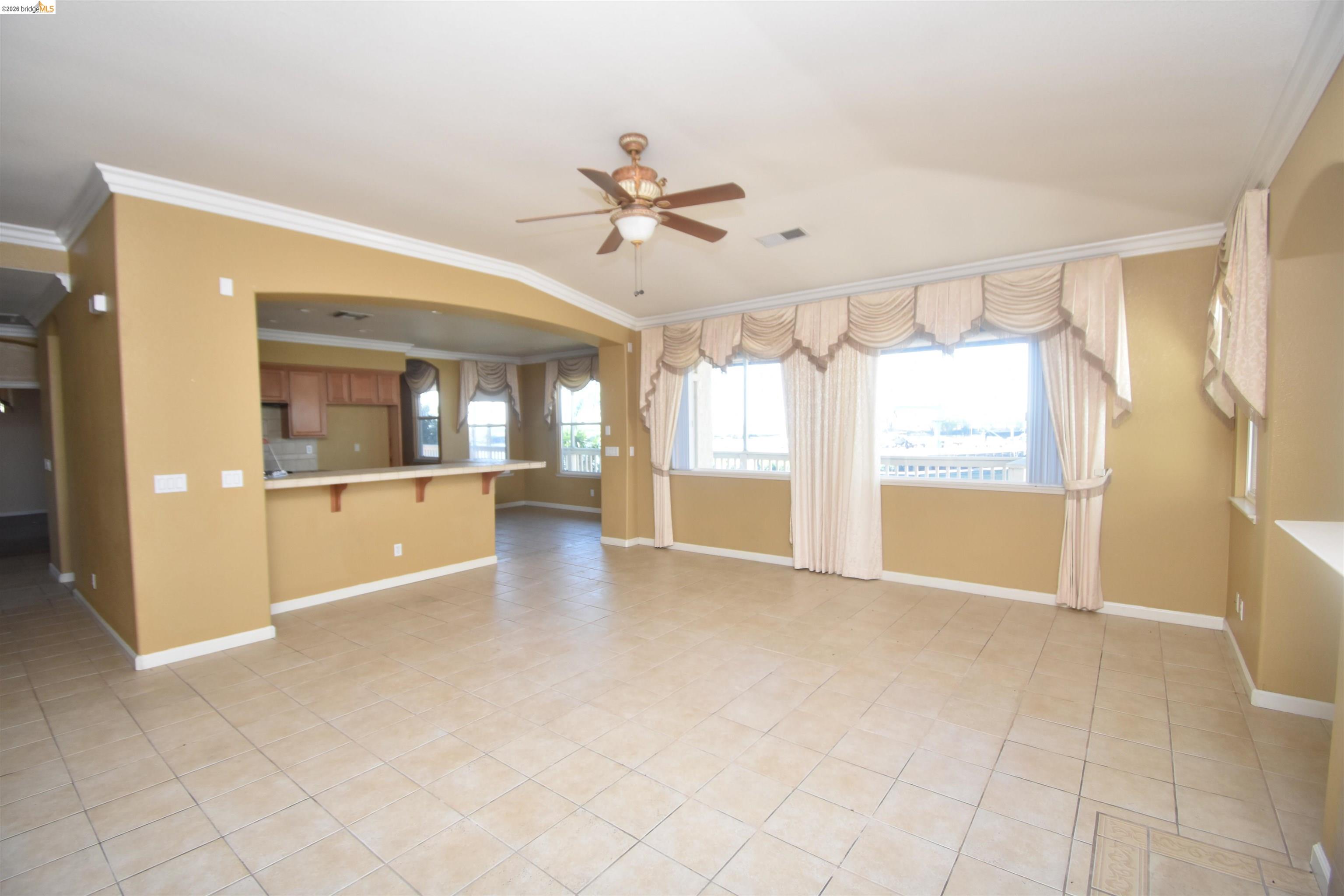 Detail Gallery Image 11 of 47 For 5776 Saint Andrews Dr, Stockton,  CA 95219 - 4 Beds | 4 Baths