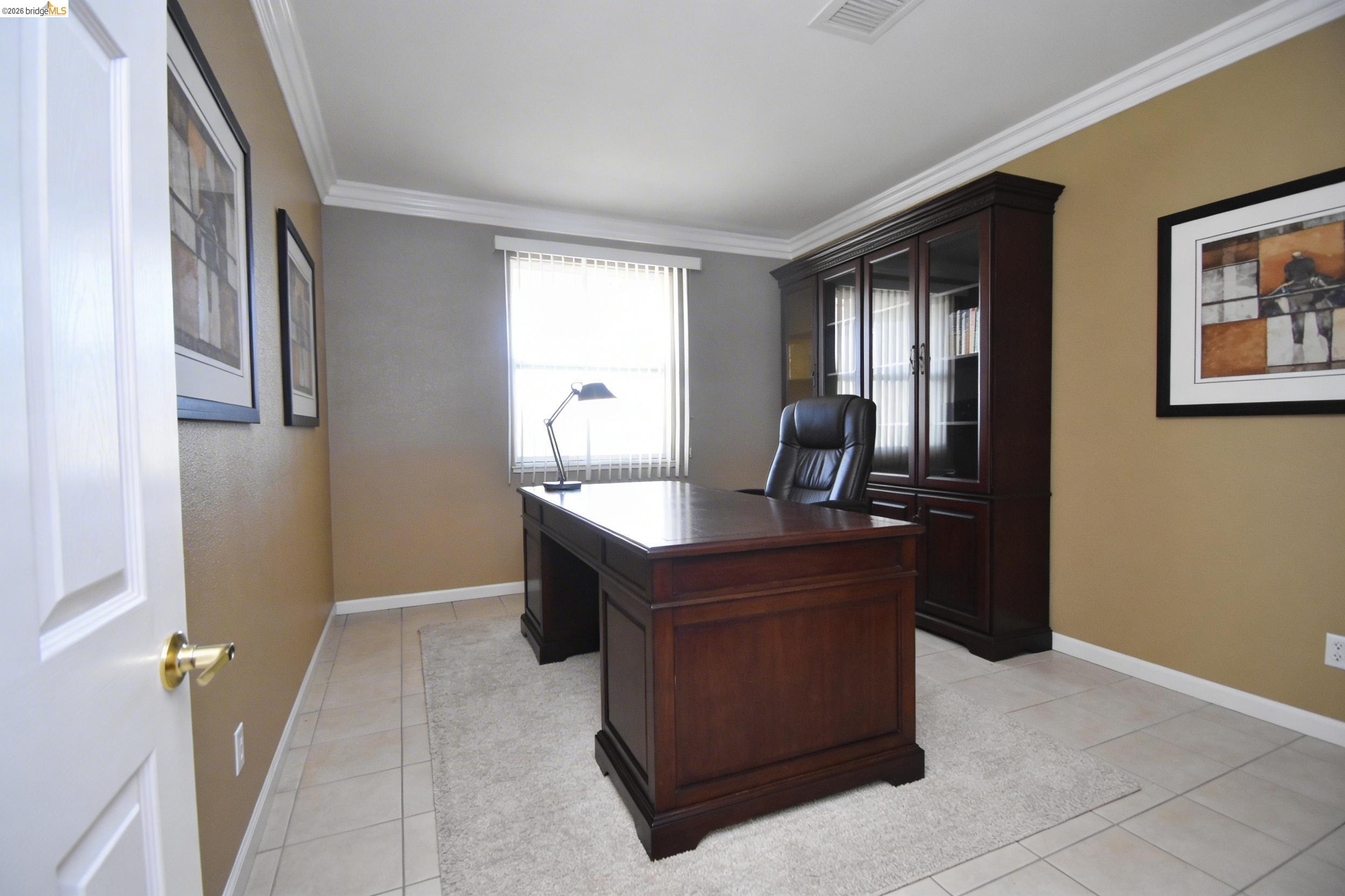 Detail Gallery Image 14 of 47 For 5776 Saint Andrews Dr, Stockton,  CA 95219 - 4 Beds | 4 Baths