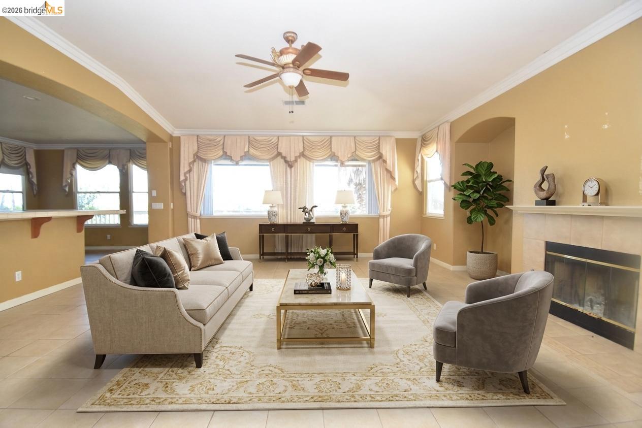 Detail Gallery Image 4 of 47 For 5776 Saint Andrews Dr, Stockton,  CA 95219 - 4 Beds | 4 Baths