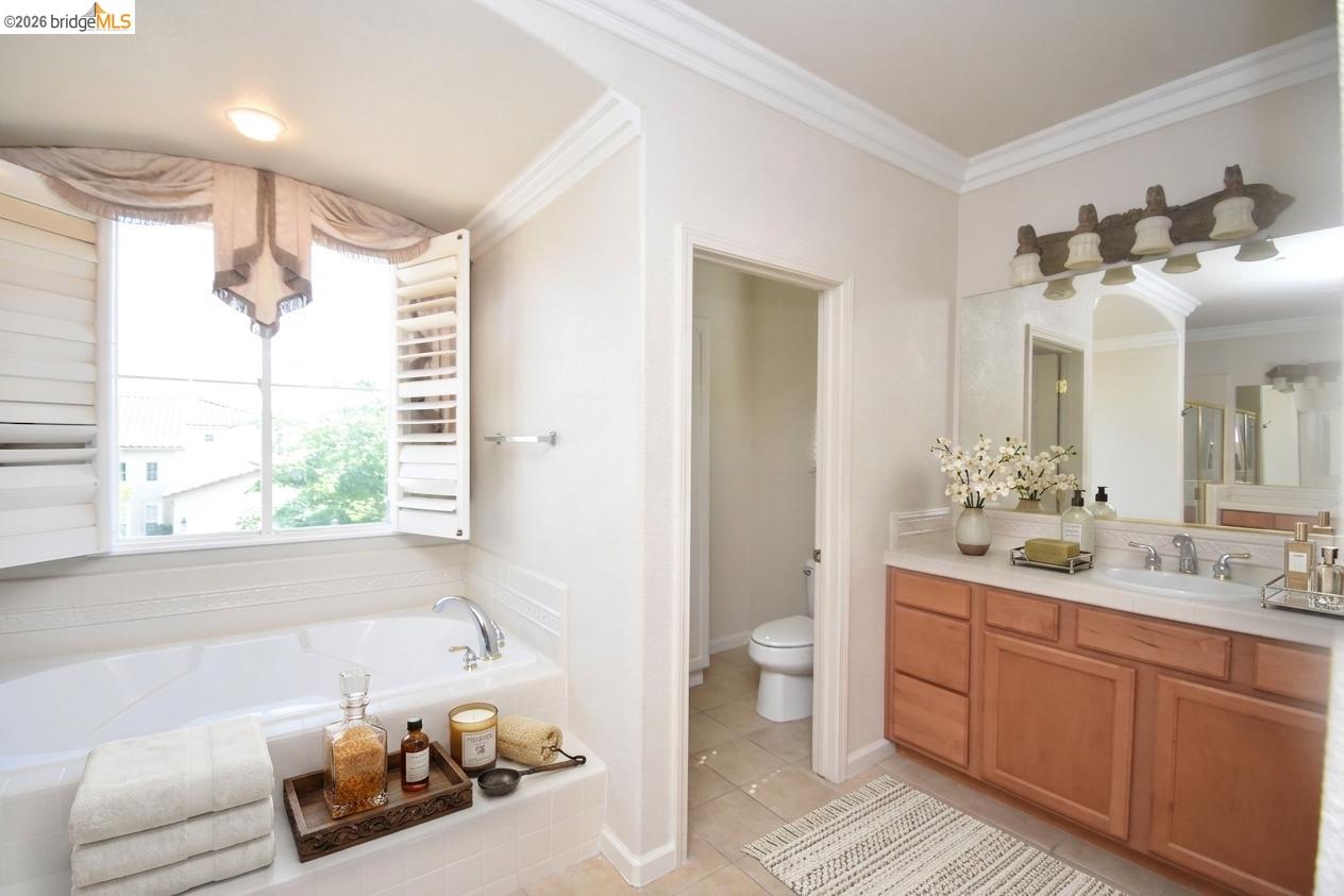 Detail Gallery Image 33 of 47 For 5776 Saint Andrews Dr, Stockton,  CA 95219 - 4 Beds | 4 Baths