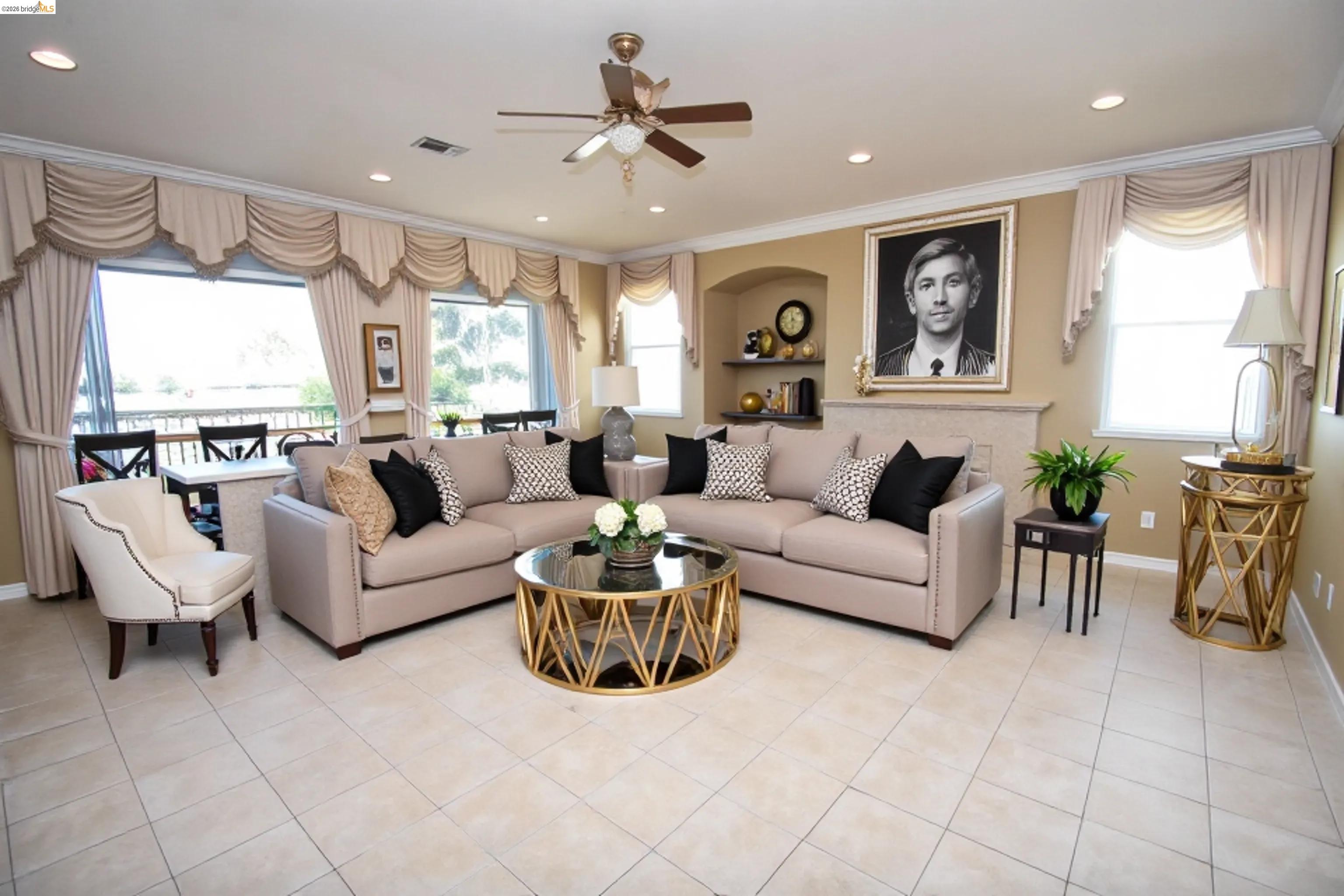 Detail Gallery Image 6 of 47 For 5776 Saint Andrews Dr, Stockton,  CA 95219 - 4 Beds | 4 Baths