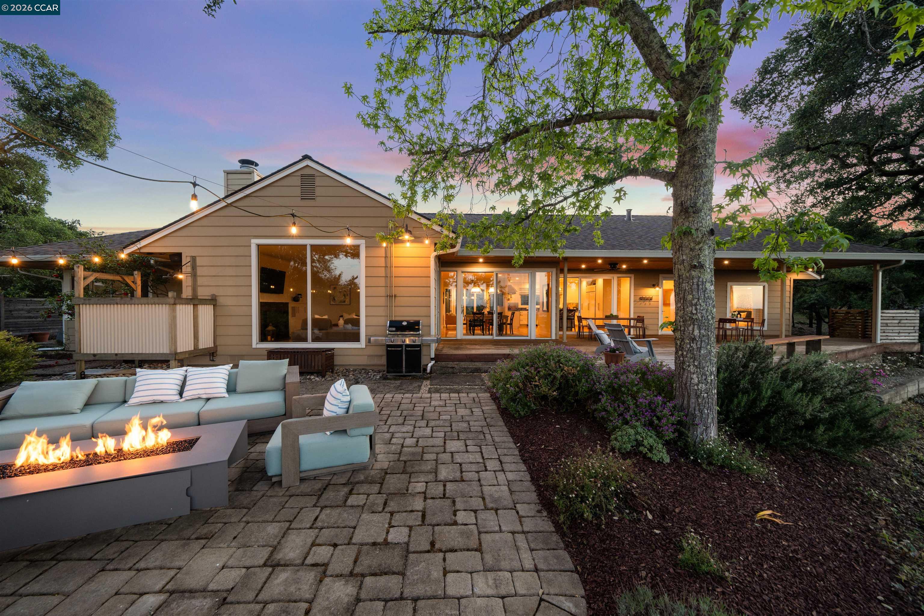 142 Crestview Dr, Orinda, CA, 94563