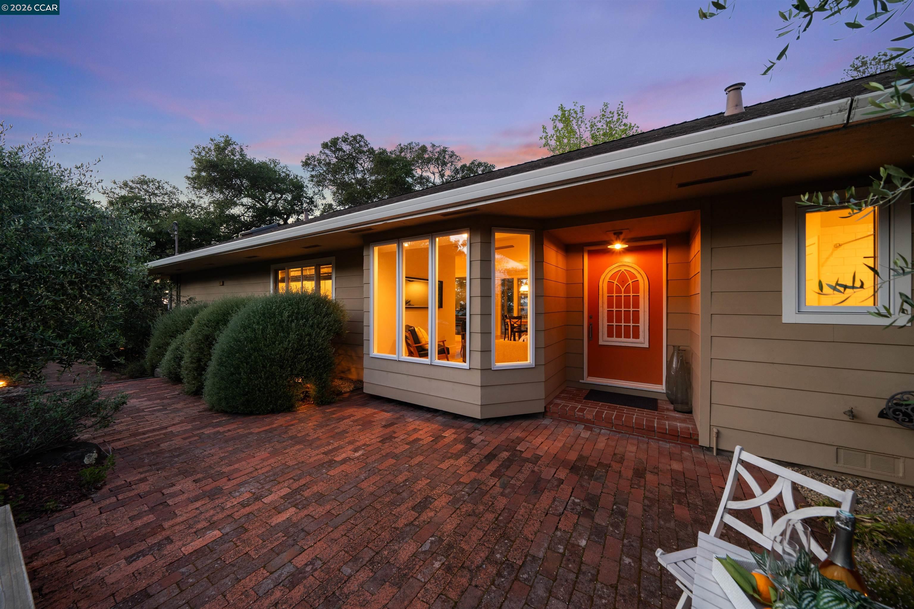 142 Crestview Dr, Orinda, CA, 94563