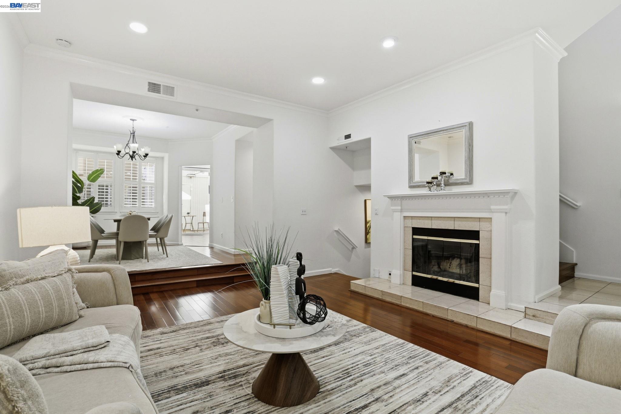 Detail Gallery Image 4 of 47 For 441 Camille Cir #12,  San Jose,  CA 95134 - 2 Beds | 2/1 Baths