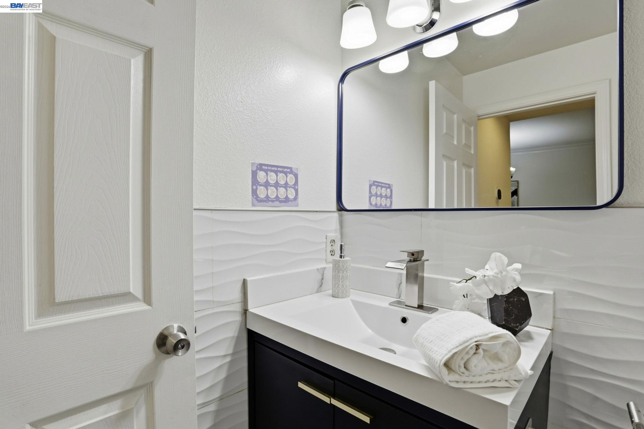 Detail Gallery Image 8 of 47 For 441 Camille Cir #12,  San Jose,  CA 95134 - 2 Beds | 2/1 Baths