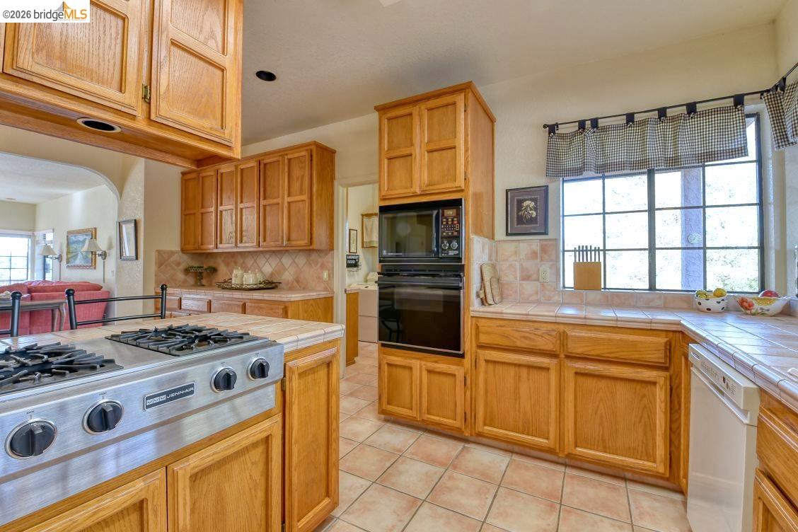 Detail Gallery Image 15 of 48 For 20591 Chaparral, Groveland,  CA 95321-8508 - 3 Beds | 3/1 Baths