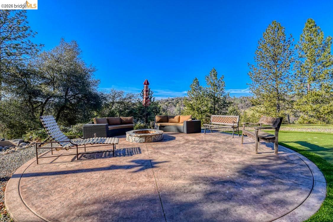 Detail Gallery Image 9 of 48 For 20591 Chaparral, Groveland,  CA 95321-8508 - 3 Beds | 3/1 Baths