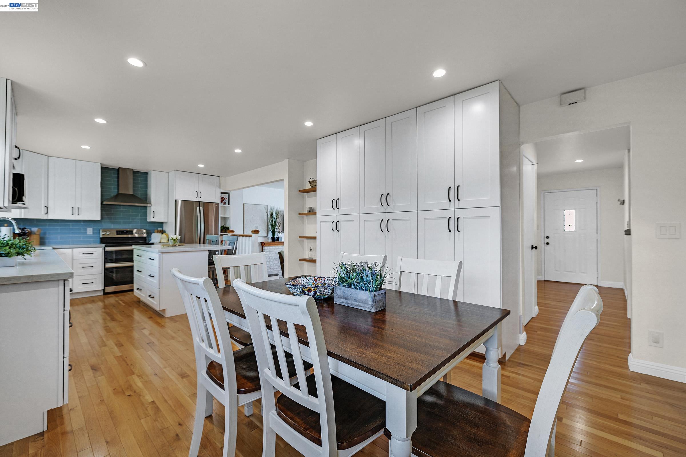 Detail Gallery Image 11 of 42 For 36126 Fanshawe Ct, Fremont,  CA 94536 - 4 Beds | 3 Baths